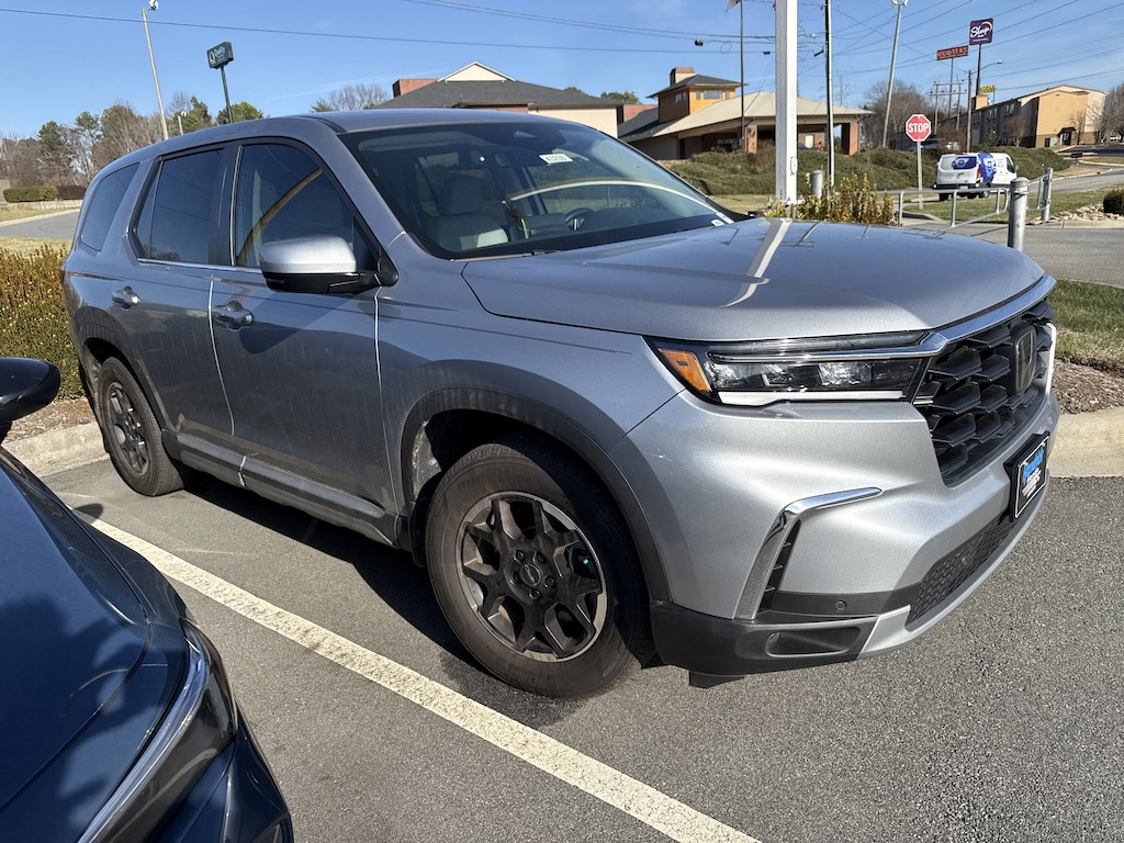Used 2025 Honda Pilot EX-L+ SUV