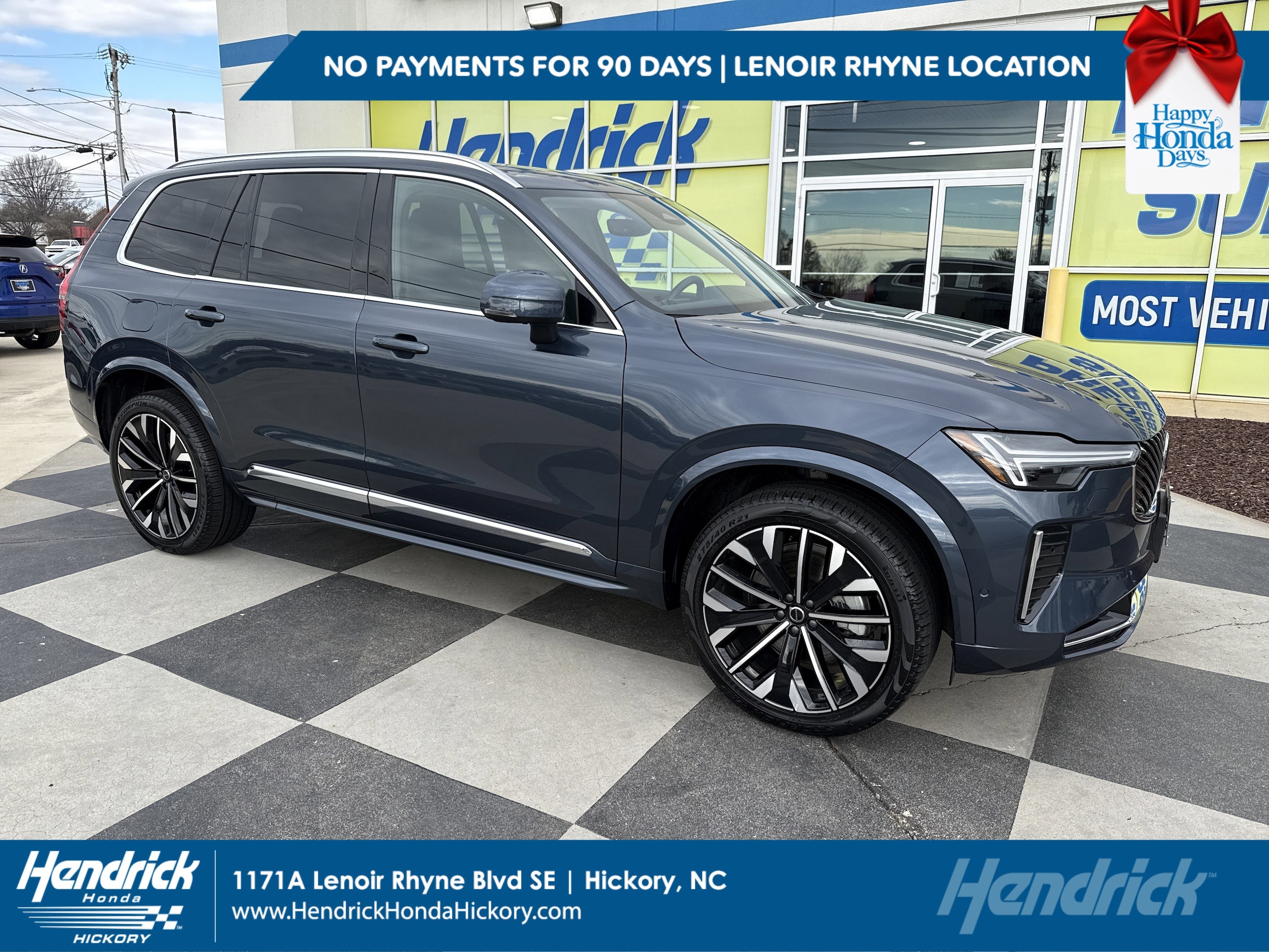 2025 Volvo XC90 Plus's photo