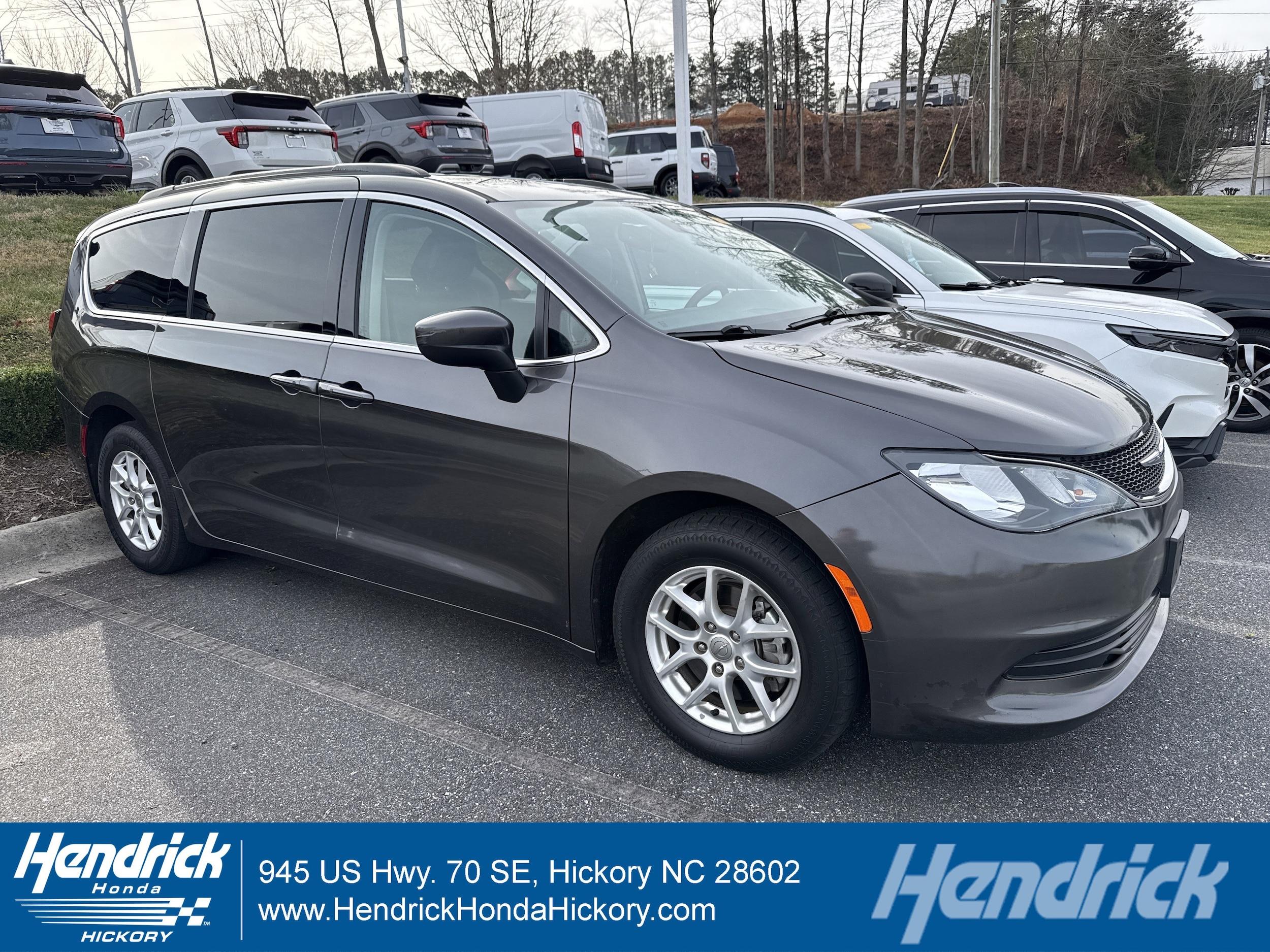 2020 Chrysler Voyager's photo