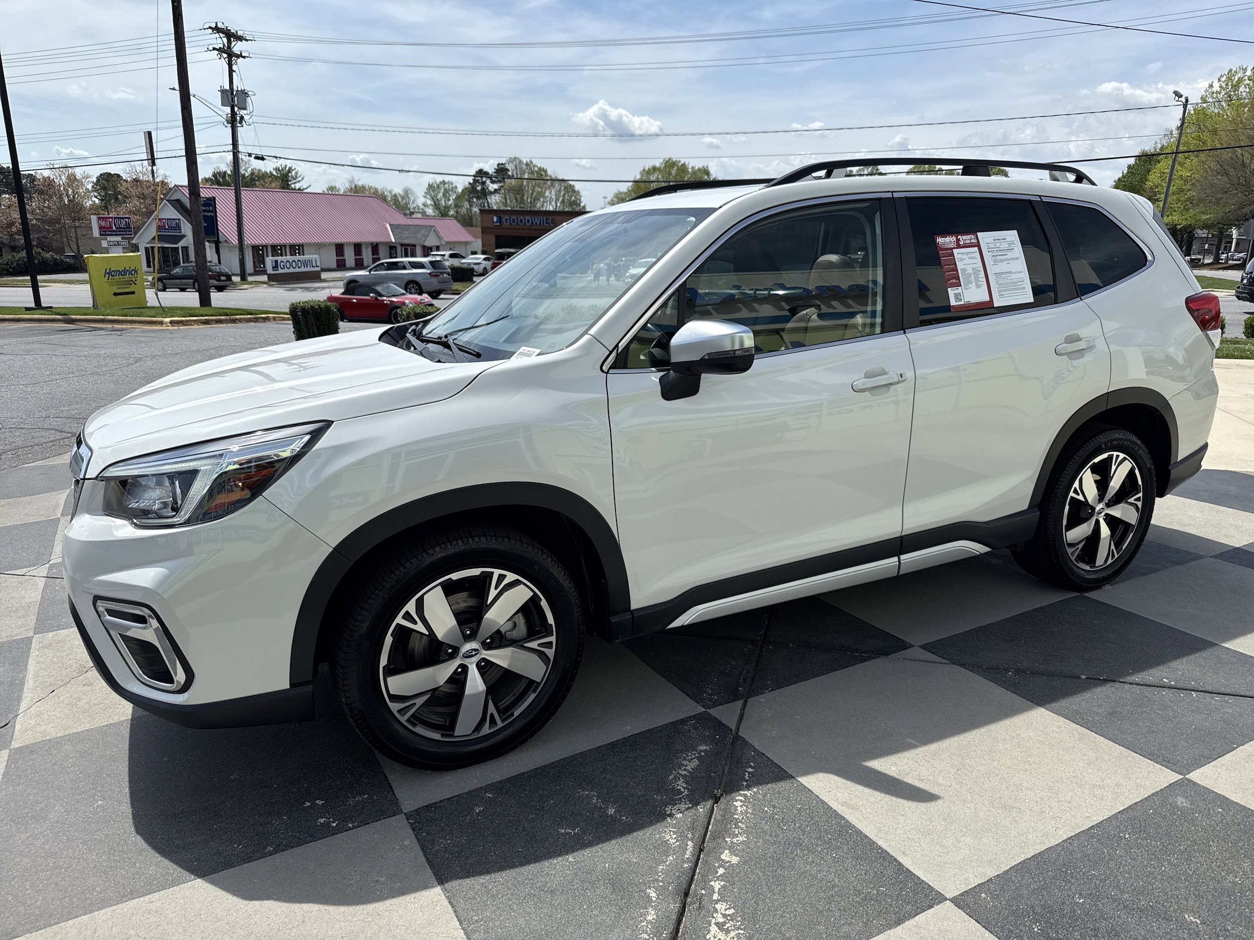2020 Subaru Forester Touring photo 3