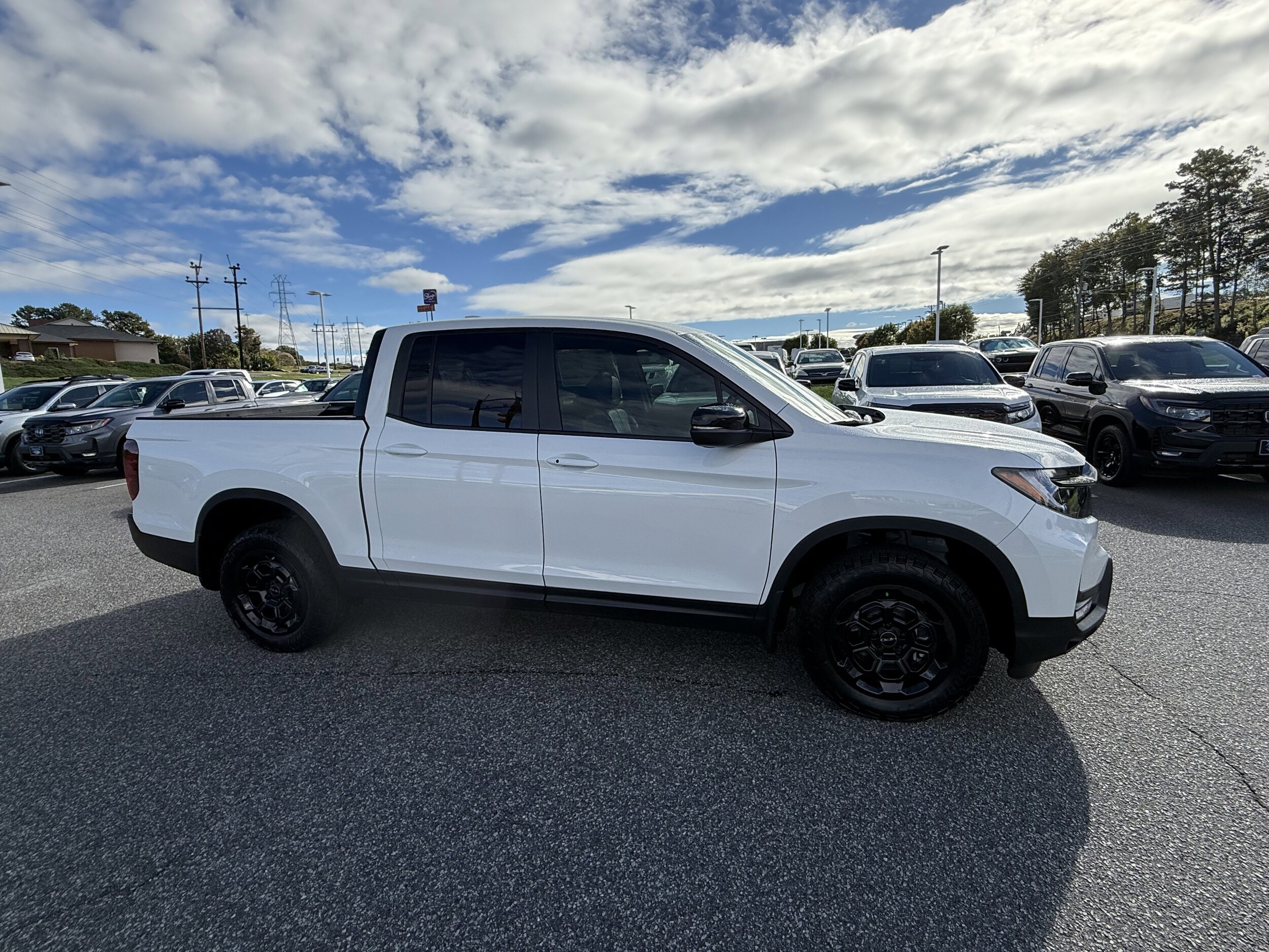 2026 Honda Ridgeline TrailSport photo 2