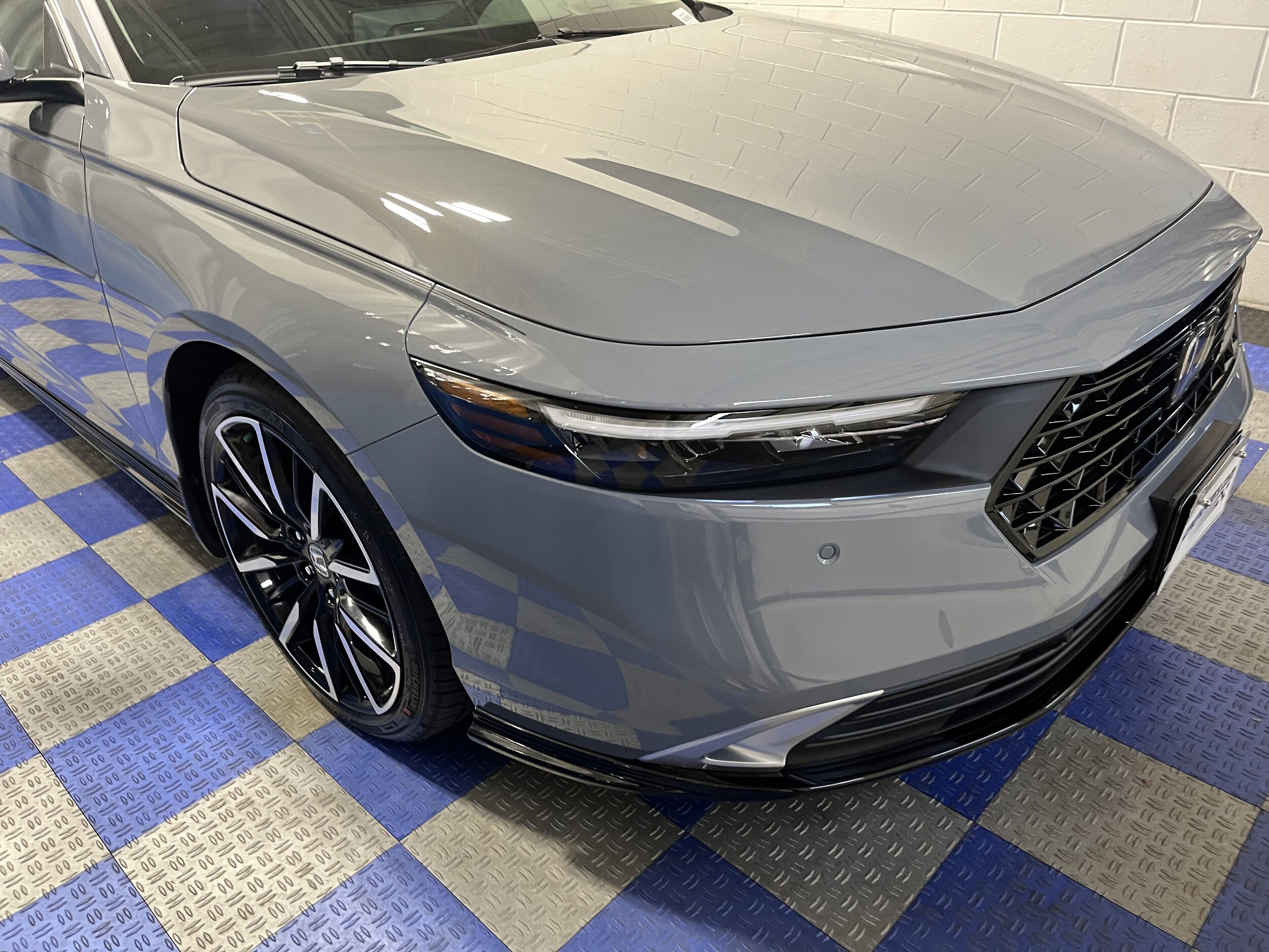 2025 Honda Accord Hybrid Touring photo 3