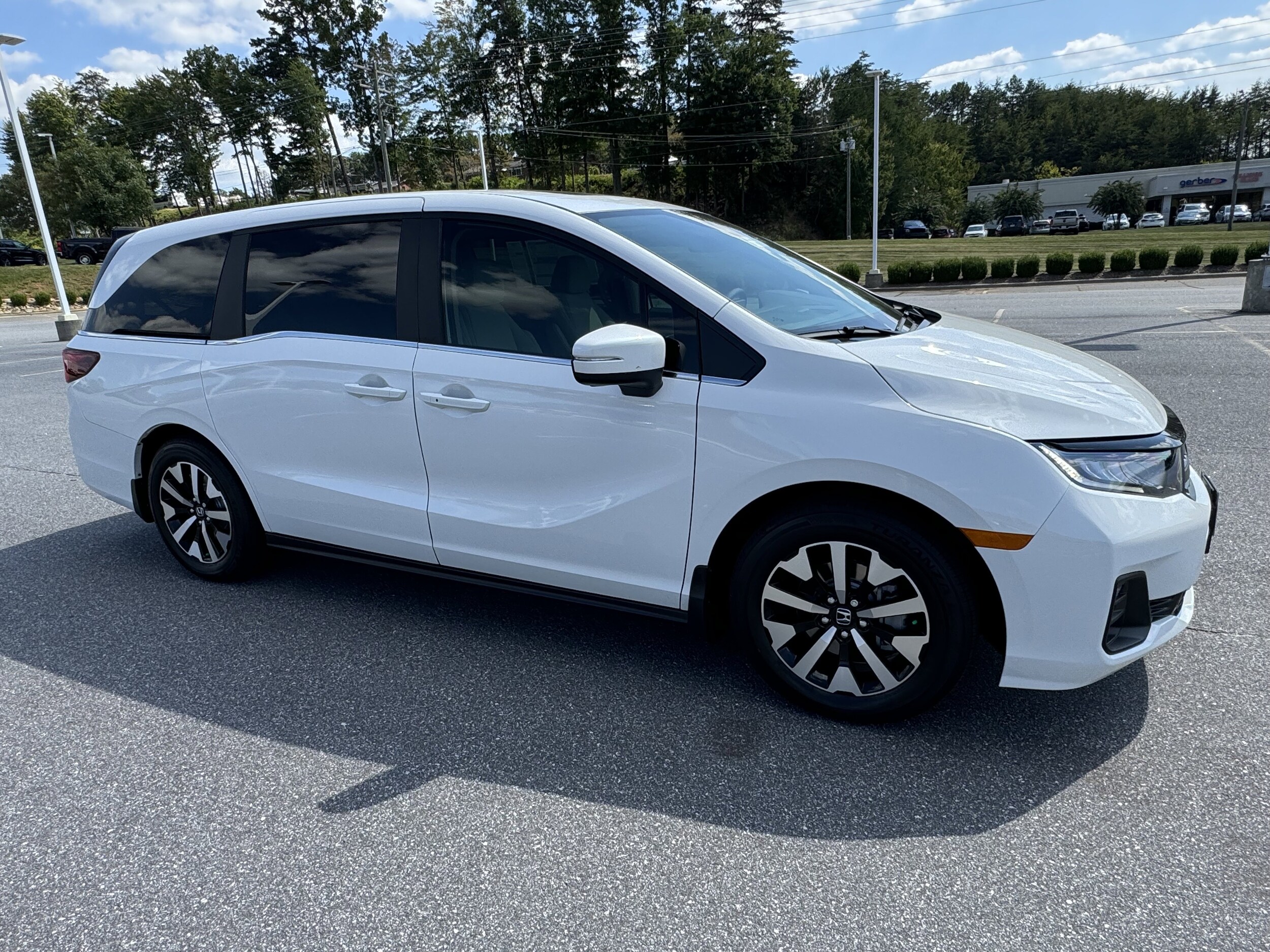 2026 Honda Odyssey EX-L photo 2