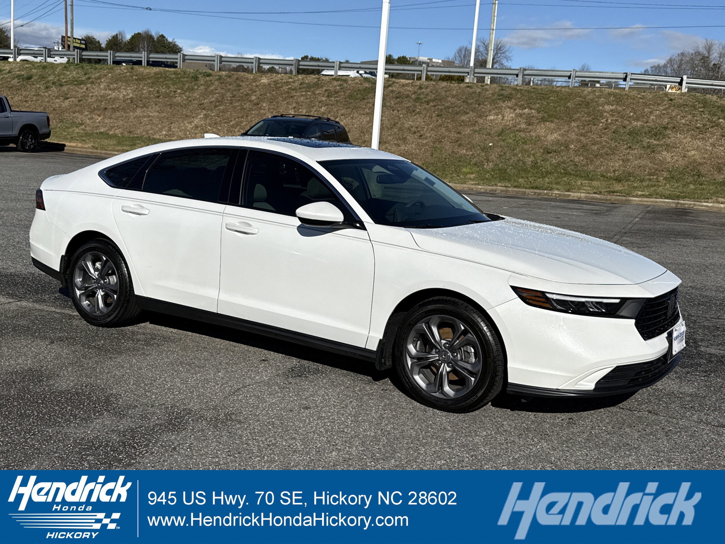 2024 Honda Accord EX's photo