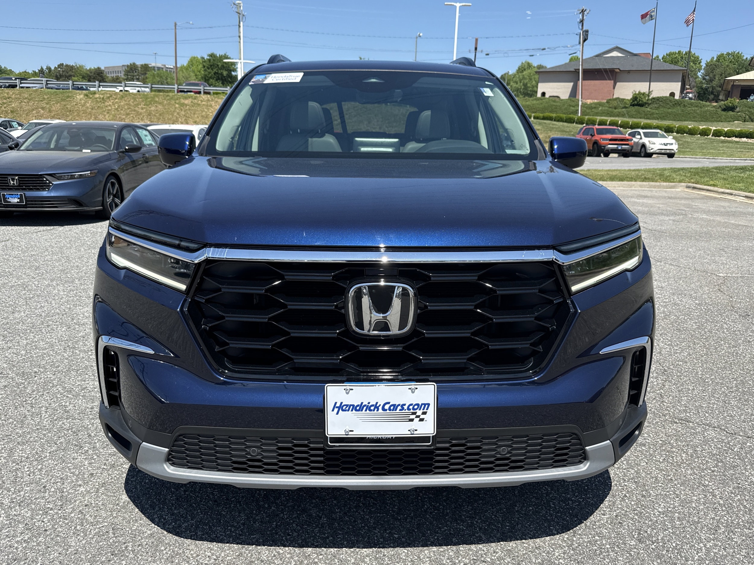 2025 Honda Pilot Touring photo 2