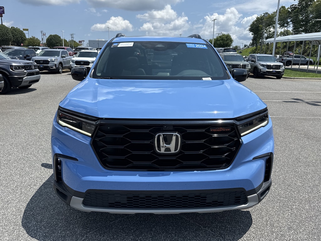 Used 2024 Honda Pilot TrailSport SUV