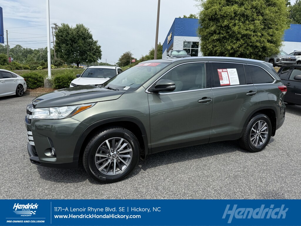 Used 2019 Toyota Highlander XLE V6 SUV
