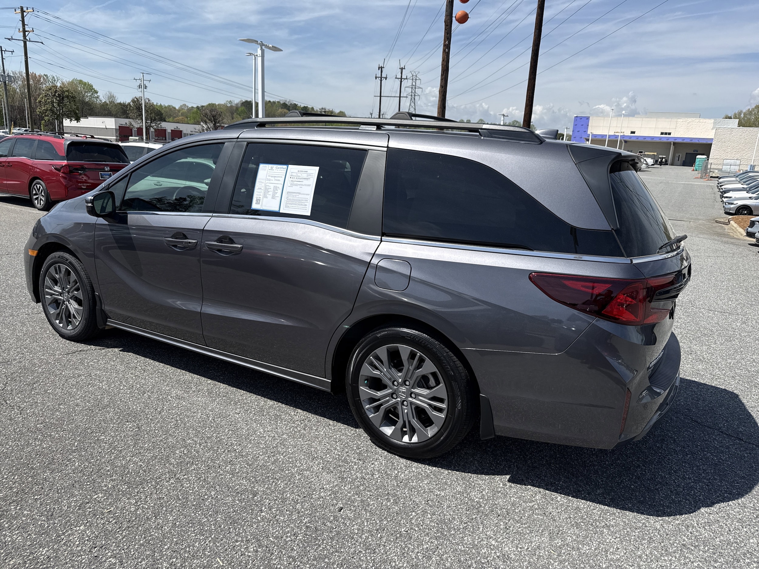 2025 Honda Odyssey Touring photo 3