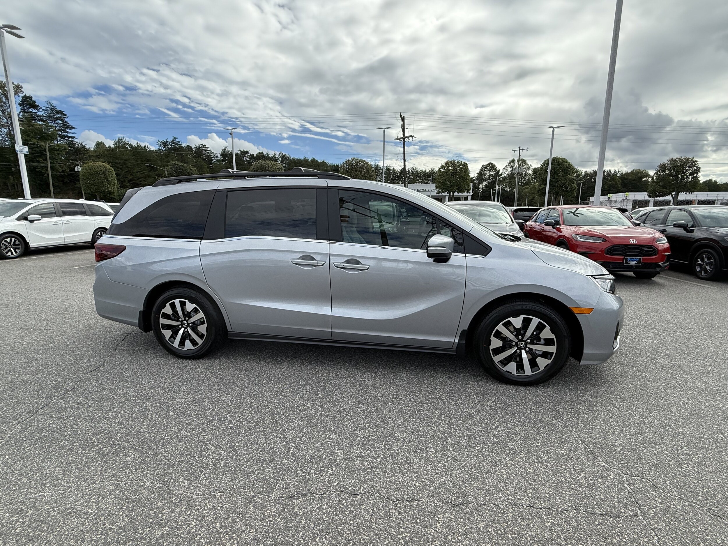 2026 Honda Odyssey EX-L photo 2