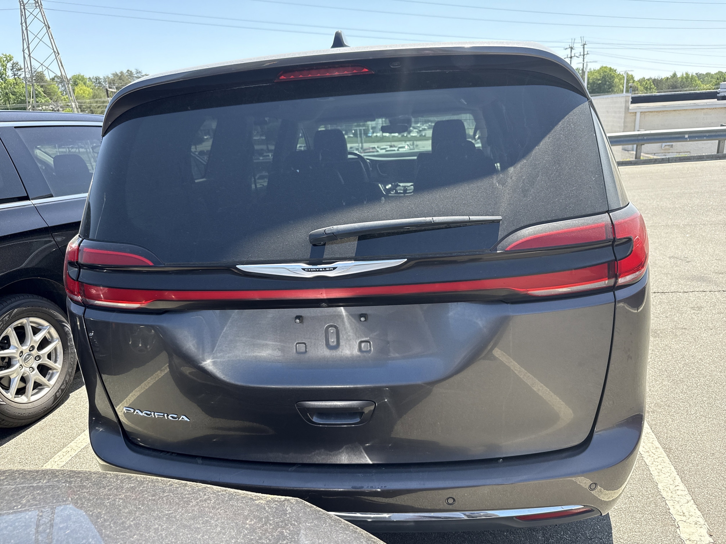 2023 Chrysler Pacifica Touring L photo 6