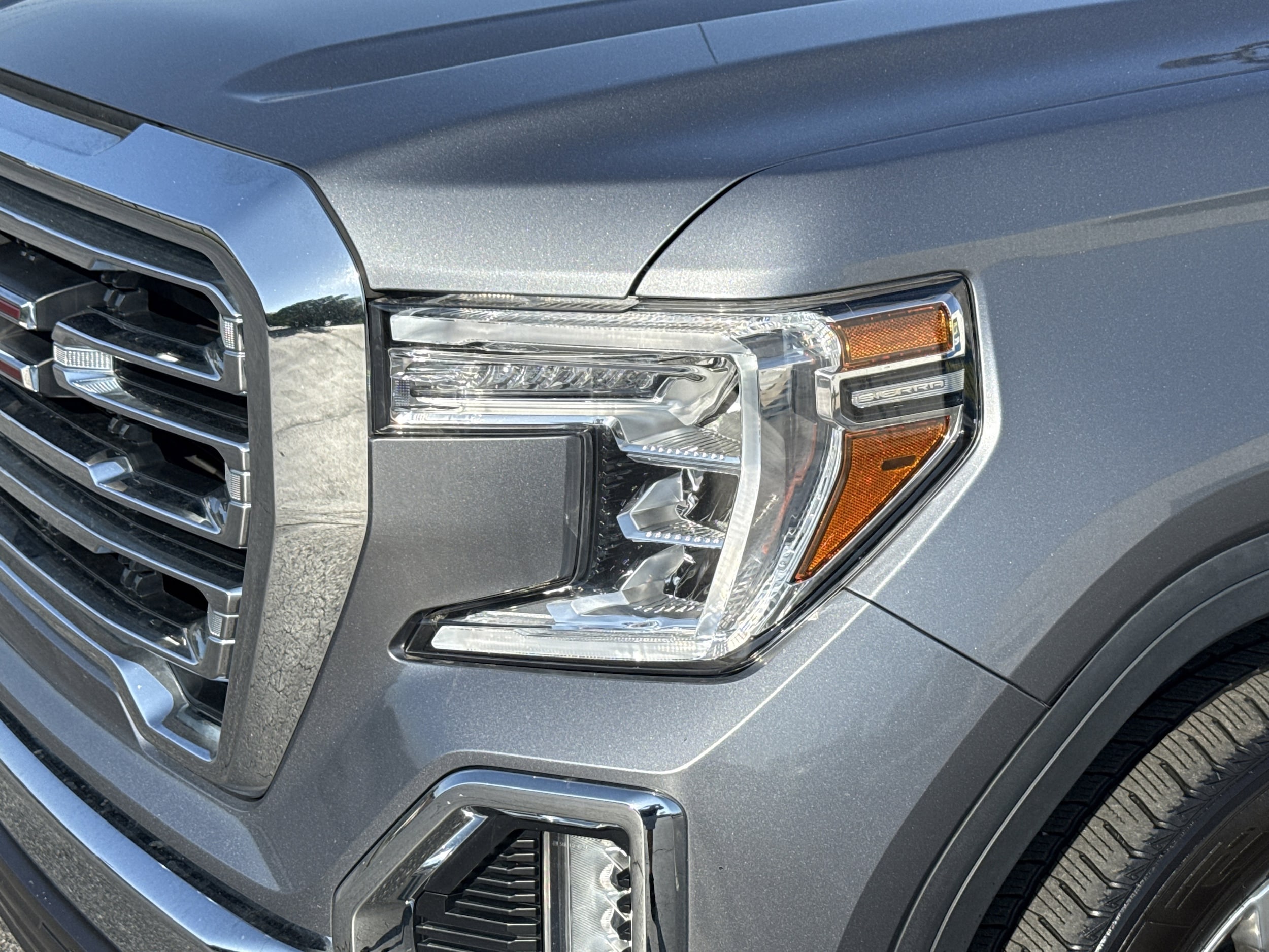2022 GMC Sierra 1500 Limited SLT photo 4