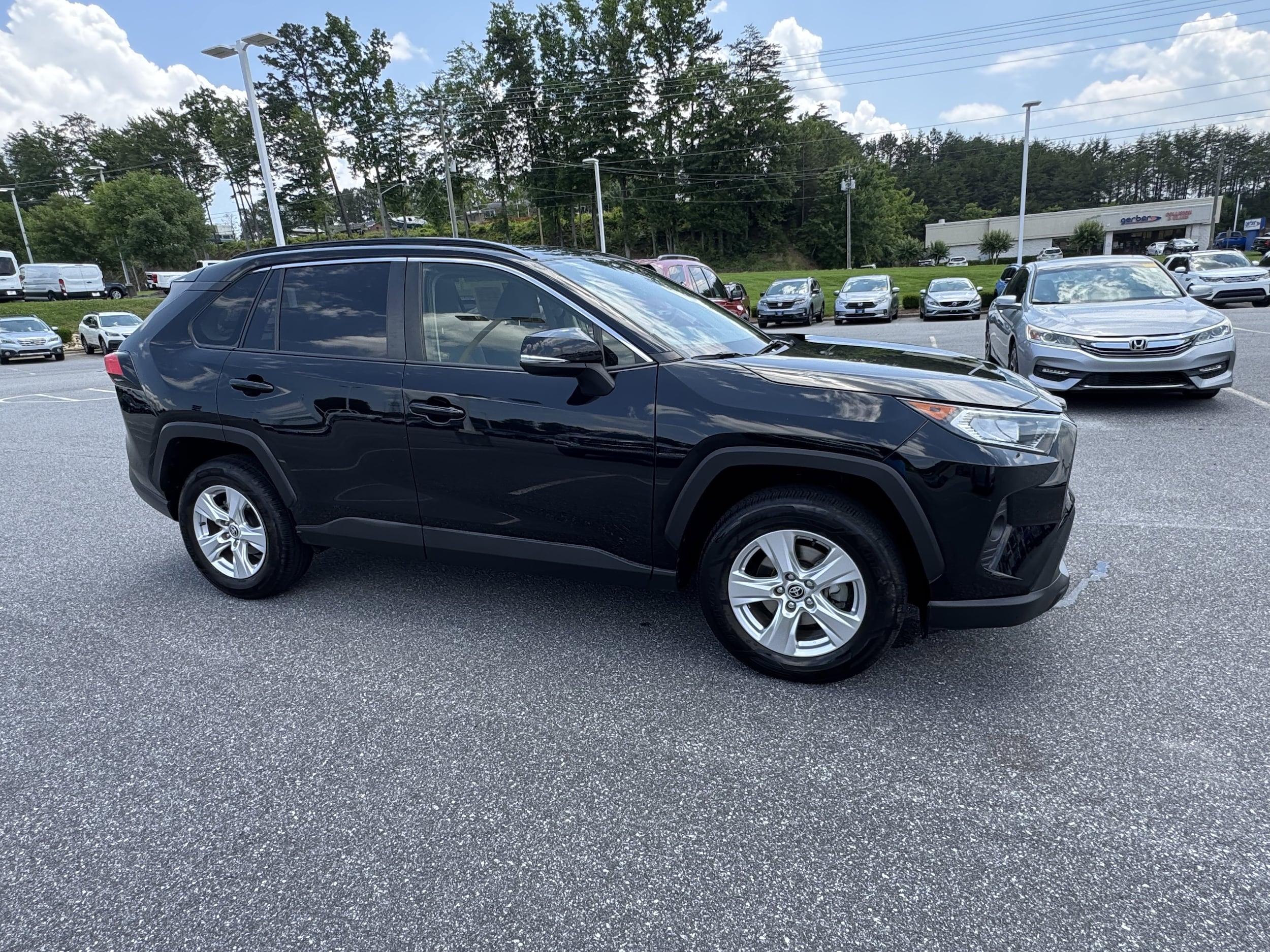 Used 2020 Toyota RAV4 XLE with VIN JTMW1RFV0LJ020777 for sale in Hickory, NC