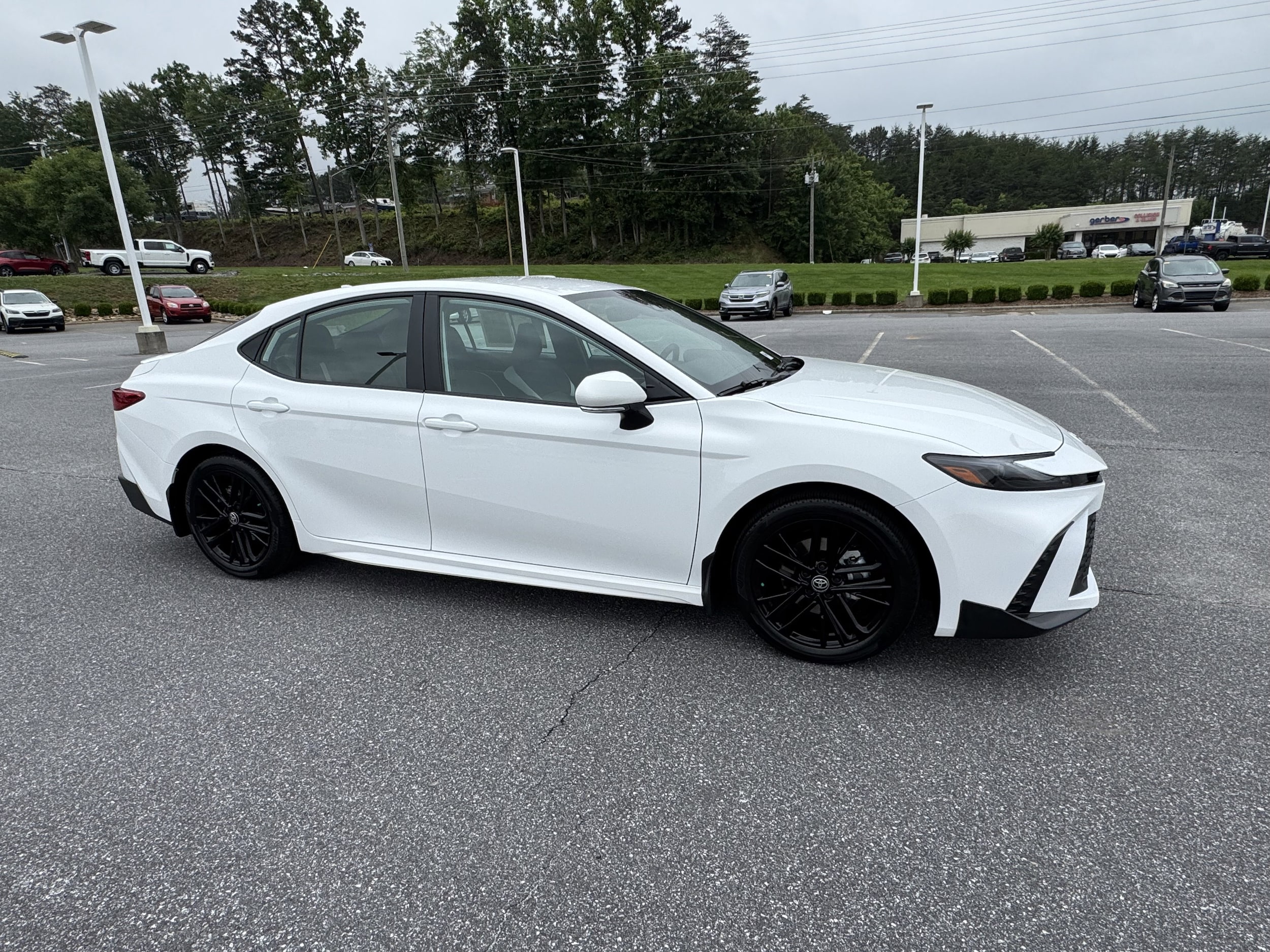Used 2025 Toyota Camry SE with VIN 4T1DAACK9SU135826 for sale in Hickory, NC