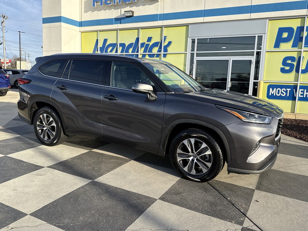 Used 2021 Toyota Highlander XLE SUV