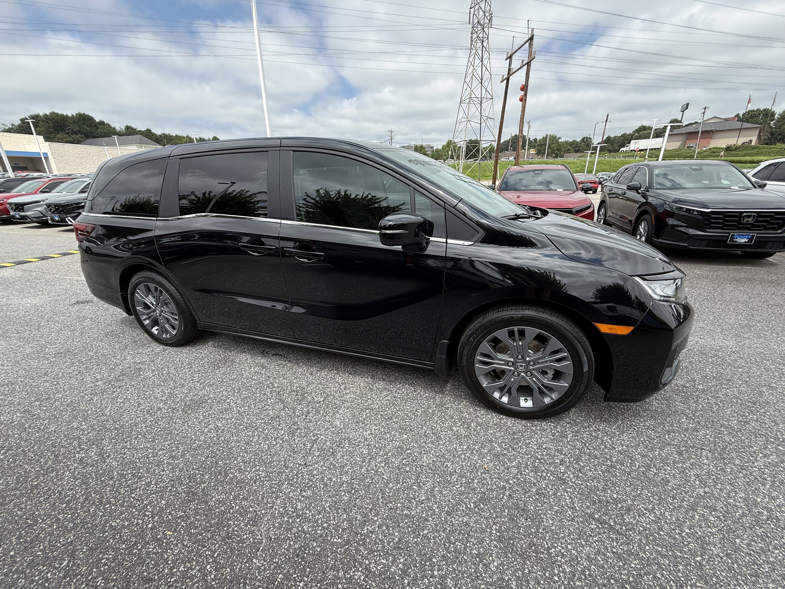 2026 Honda Odyssey Touring photo 2