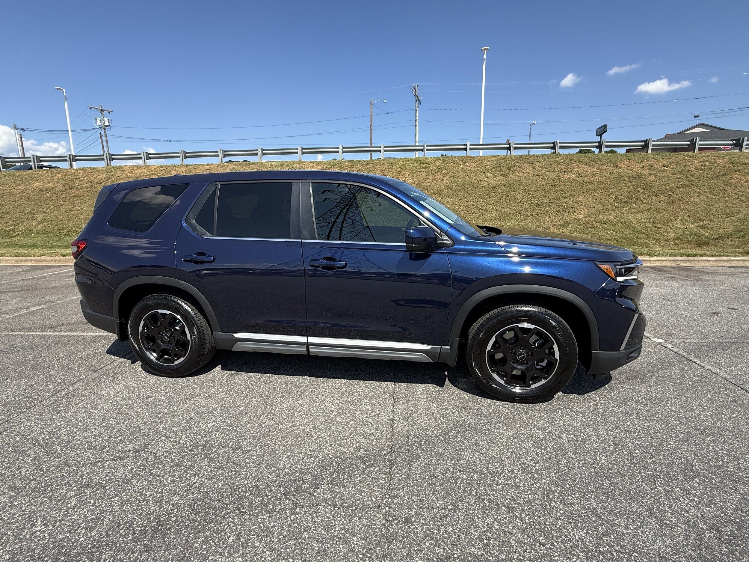 2025 Honda Pilot EX-L photo 2