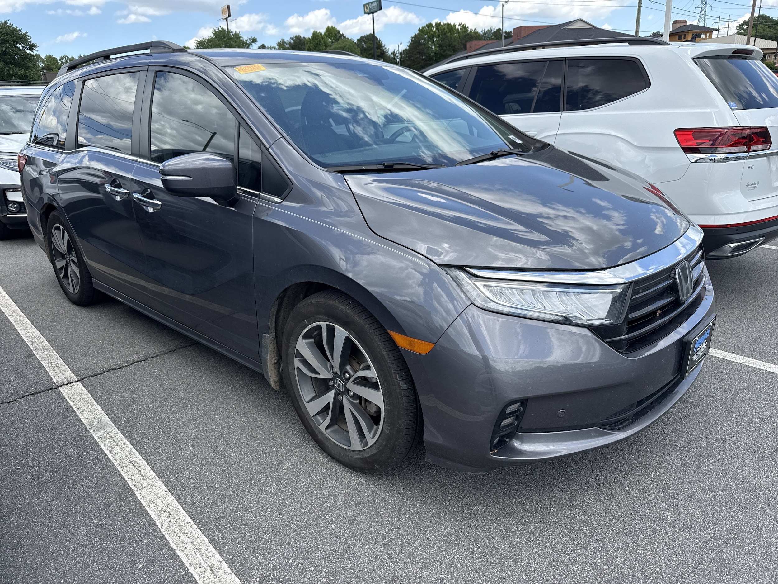 2023 Honda Odyssey Touring photo 2
