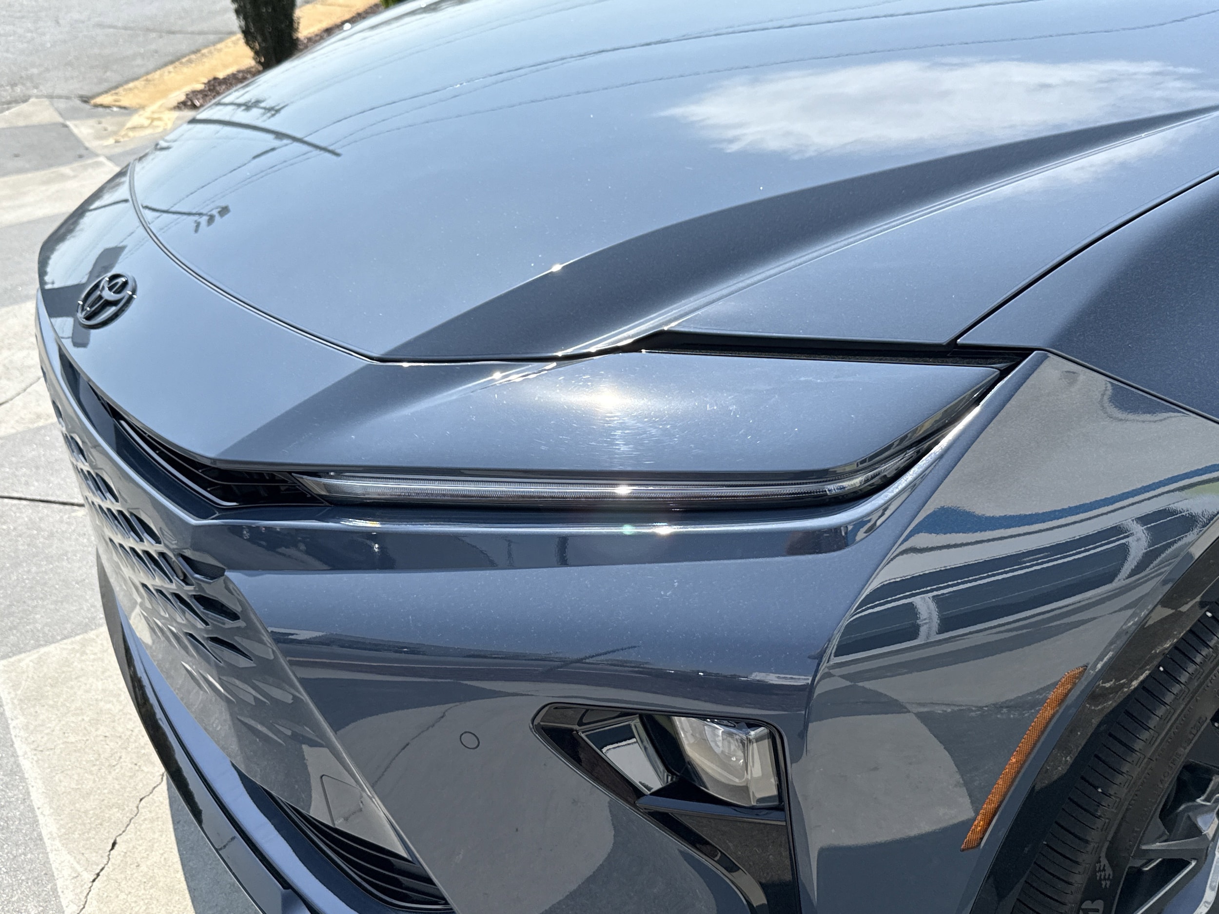 2025 Toyota Crown Signia Limited photo 4