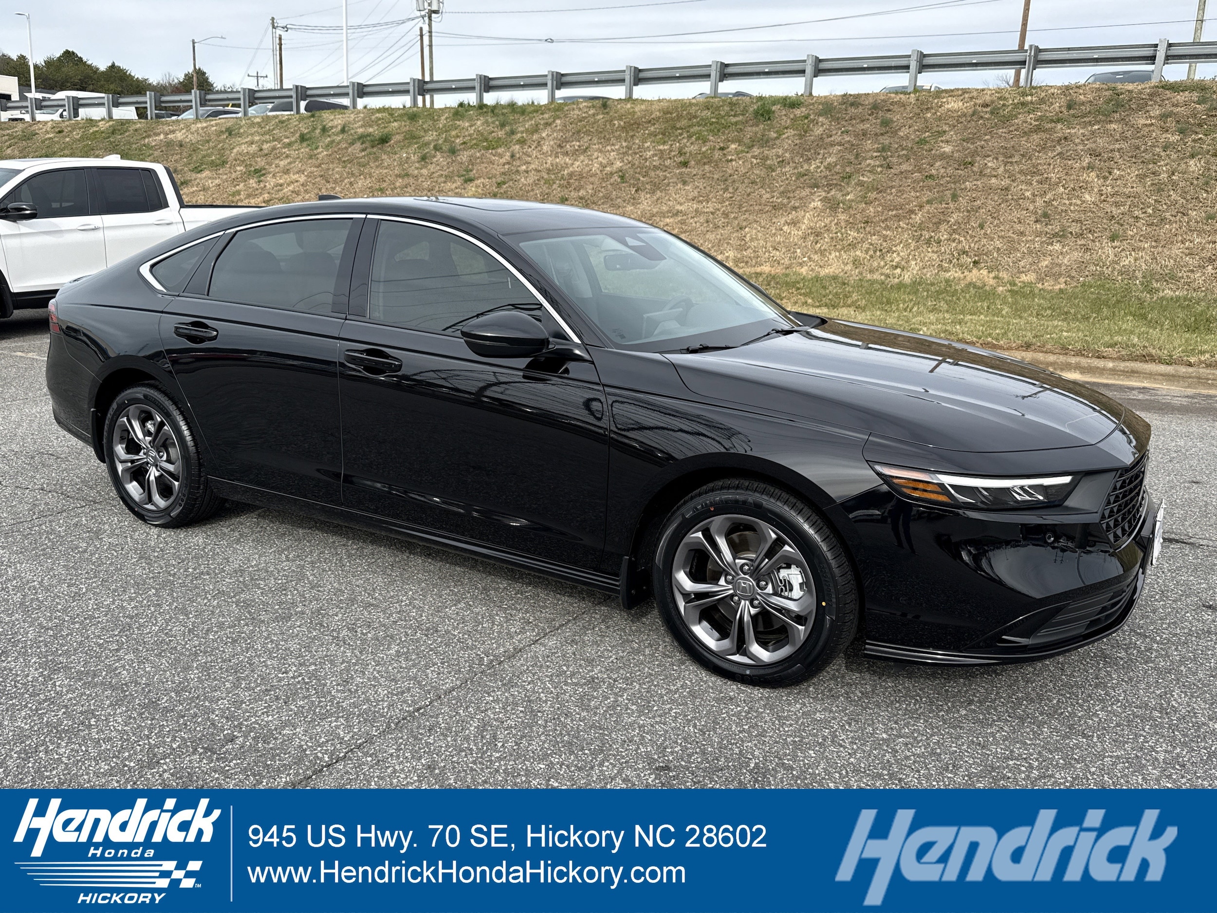 2024 Honda Accord Hybrid EX-L's photo