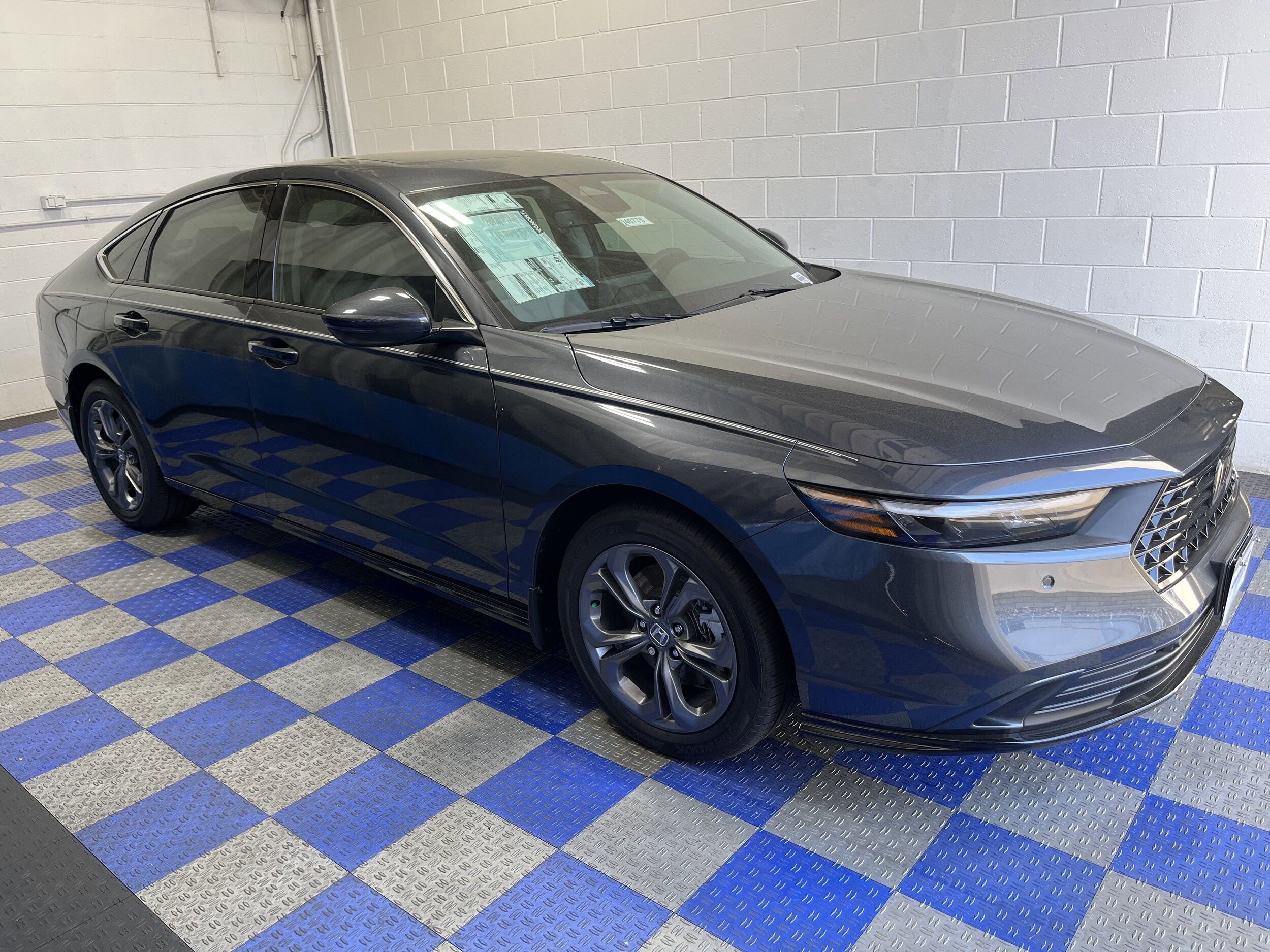 2025 Honda Accord Hybrid EX-L photo 2