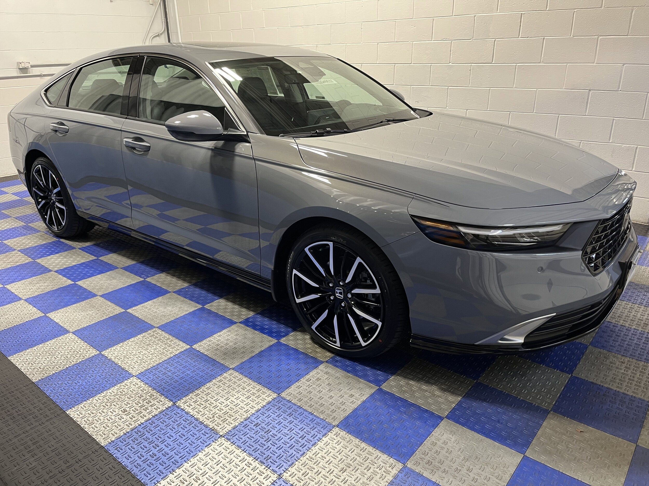 2025 Honda Accord Hybrid Touring photo 2
