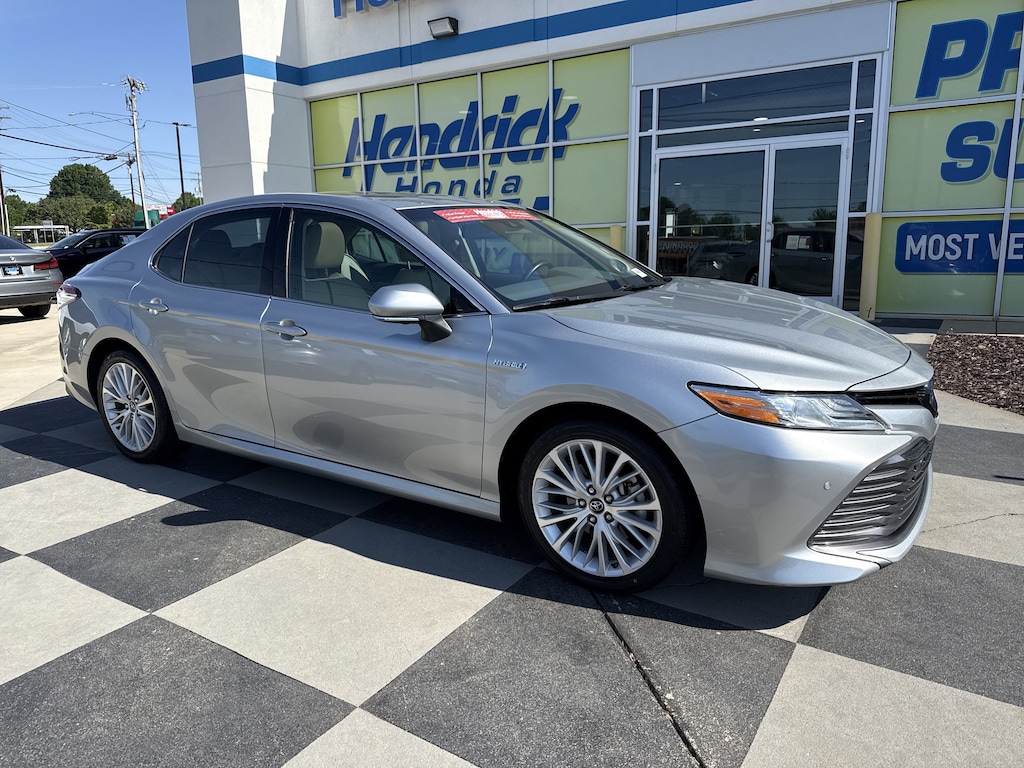 Used 2018 Toyota Camry Hybrid XLE Sedan