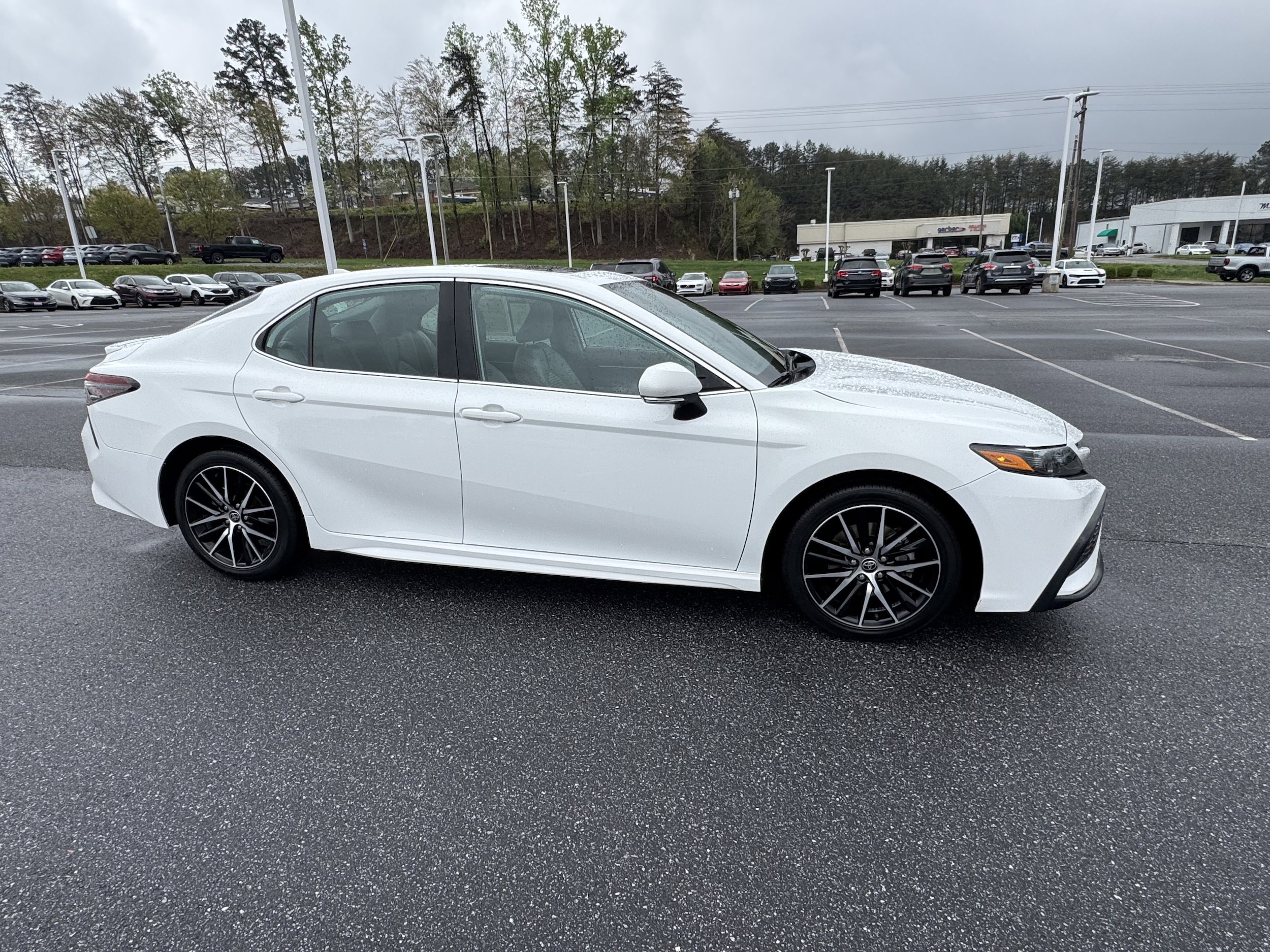 Used 2021 Toyota Camry SE with VIN 4T1T11AK7MU468186 for sale in Hickory, NC