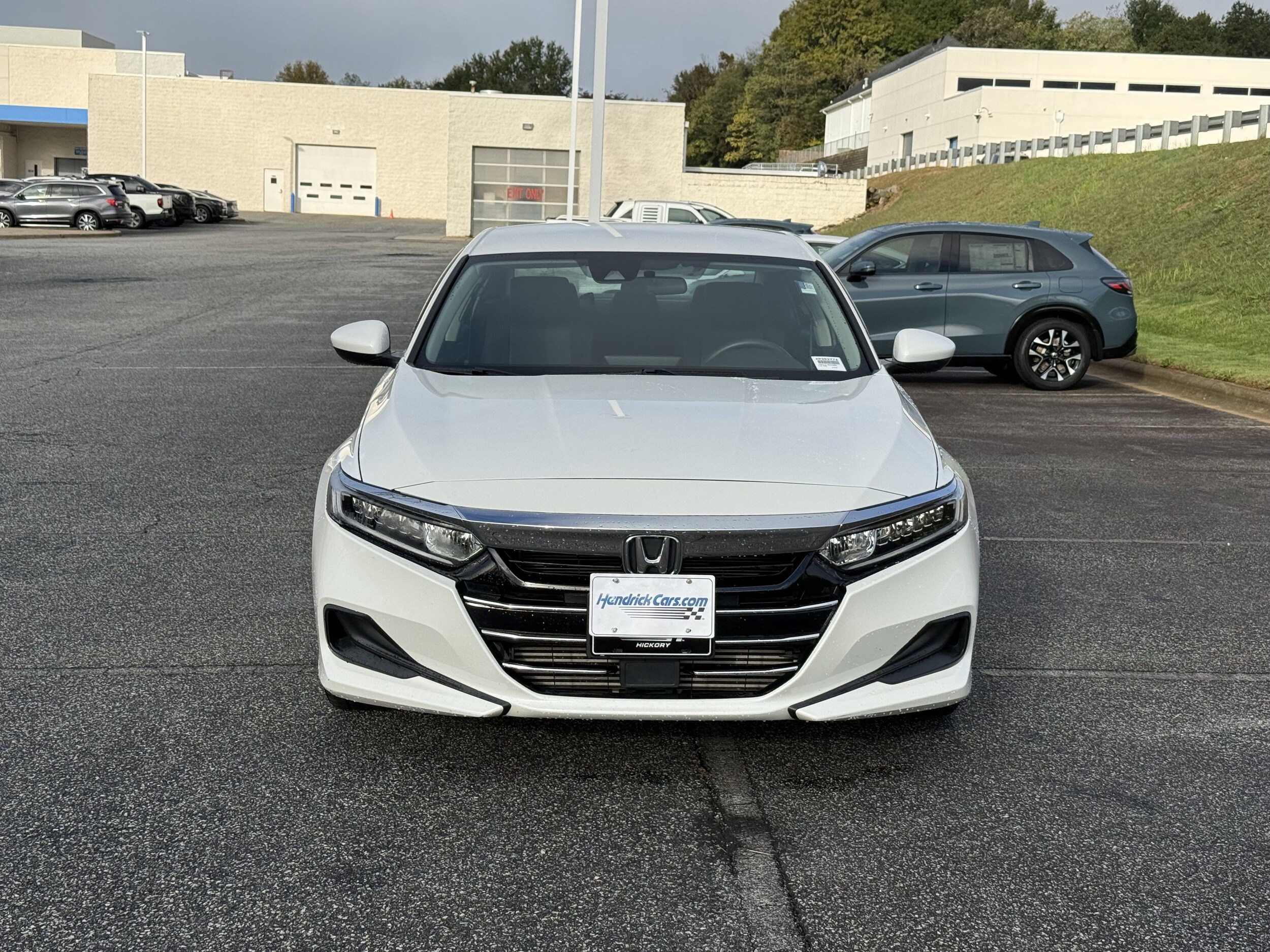 2021 Honda Accord LX 1.5T photo 2