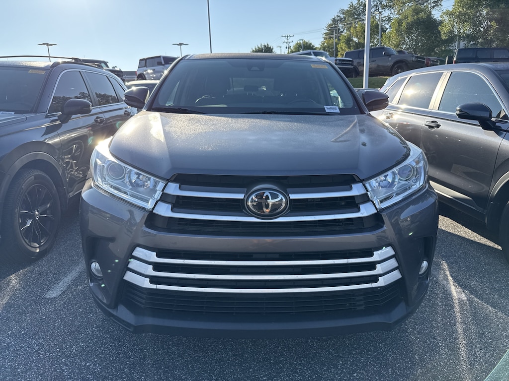 Used 2018 Toyota Highlander LE V6 SUV
