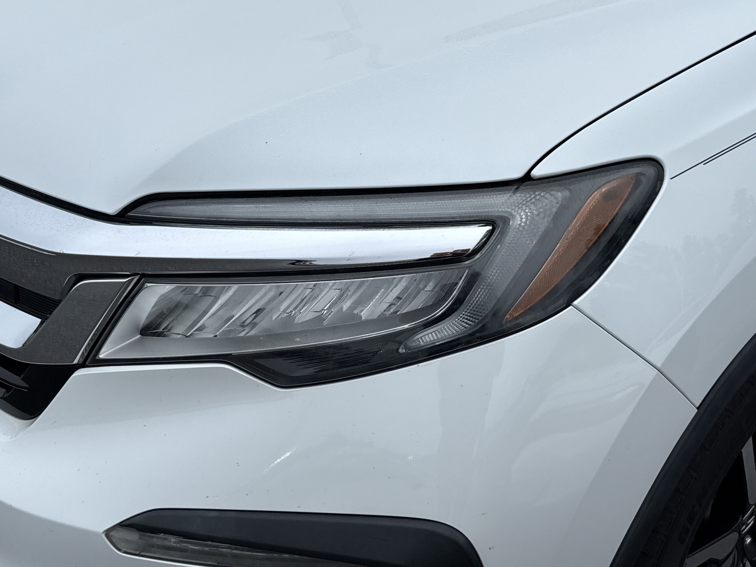 2020 Honda Pilot Touring 7 Passenger FWD photo 6