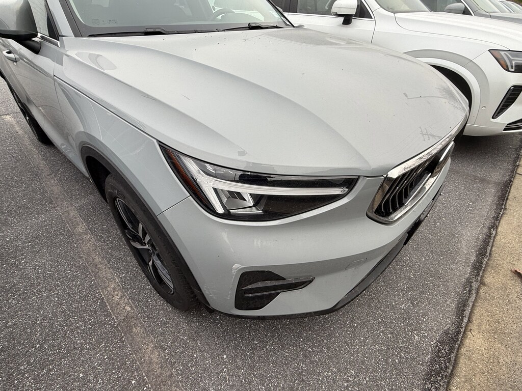 Used 2025 Volvo XC40 B5 Core Bright Theme SUV