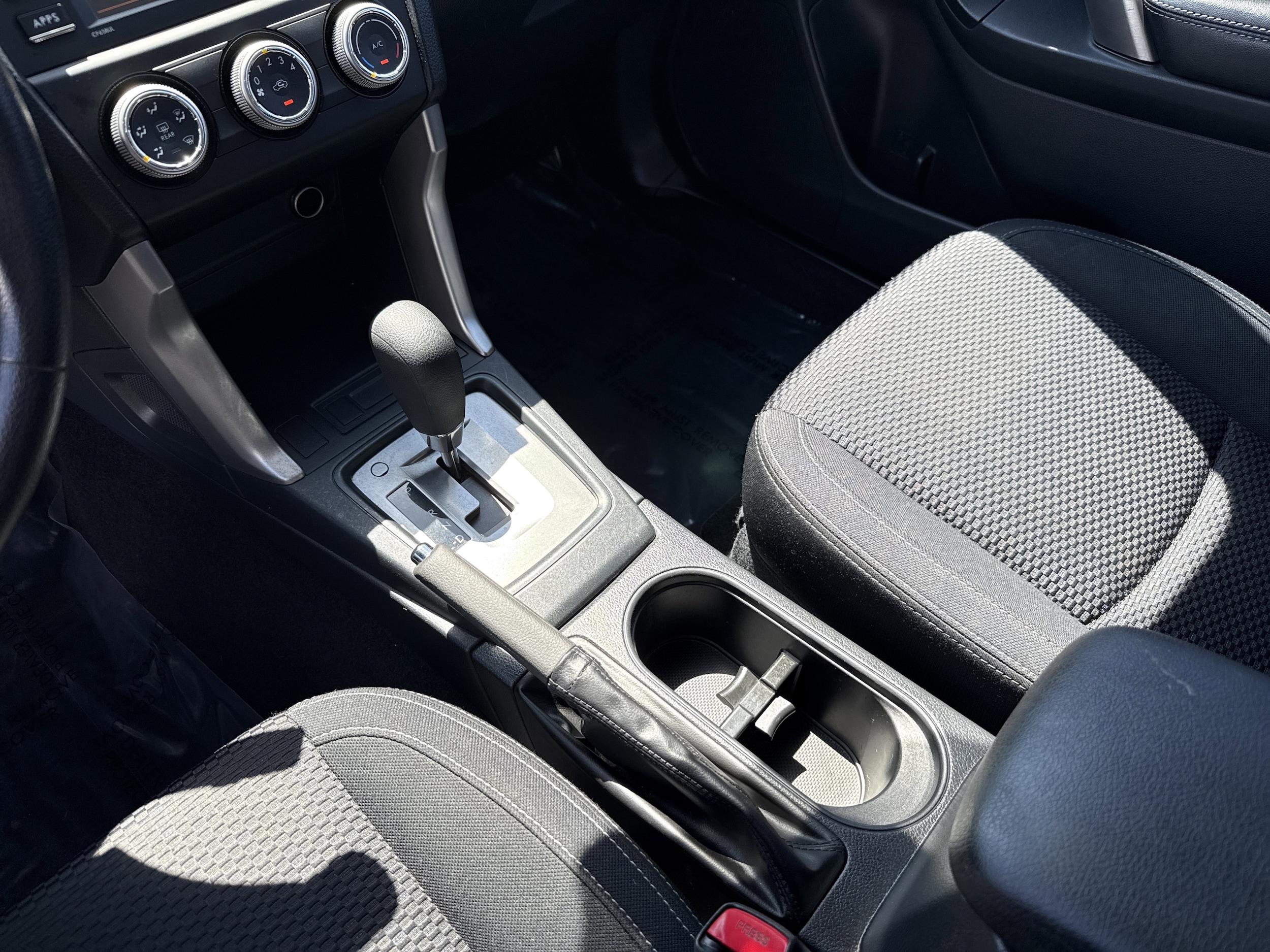 2017 Subaru Forester 2.5i photo 2