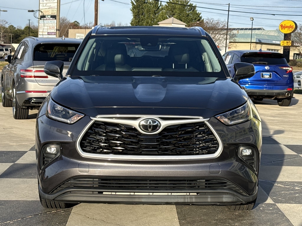 Used 2021 Toyota Highlander XLE SUV