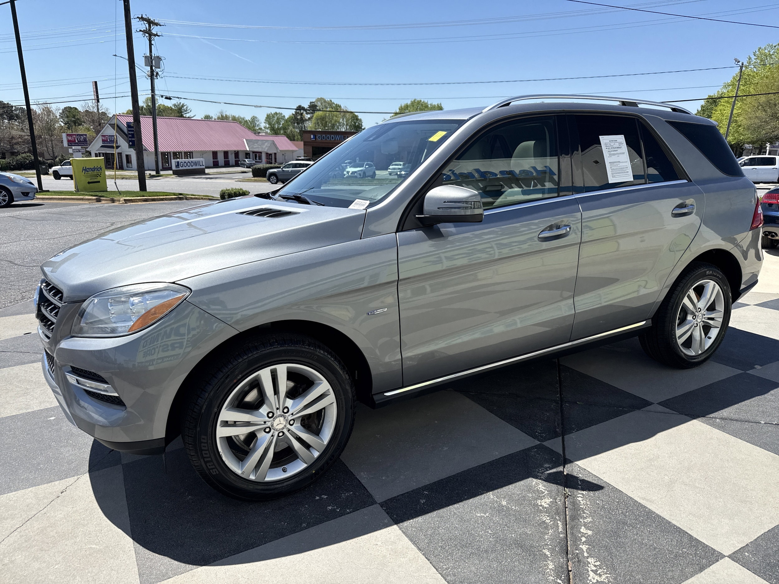 2012 Mercedes-Benz M-Class ML 350 4MATIC photo 4