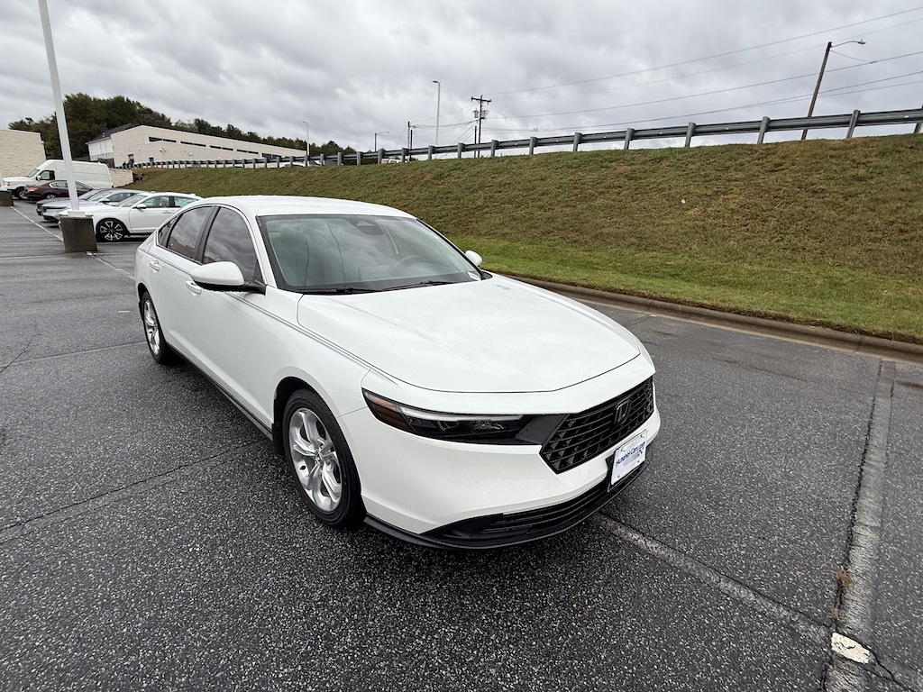 Used 2023 Honda Accord LX Sedan