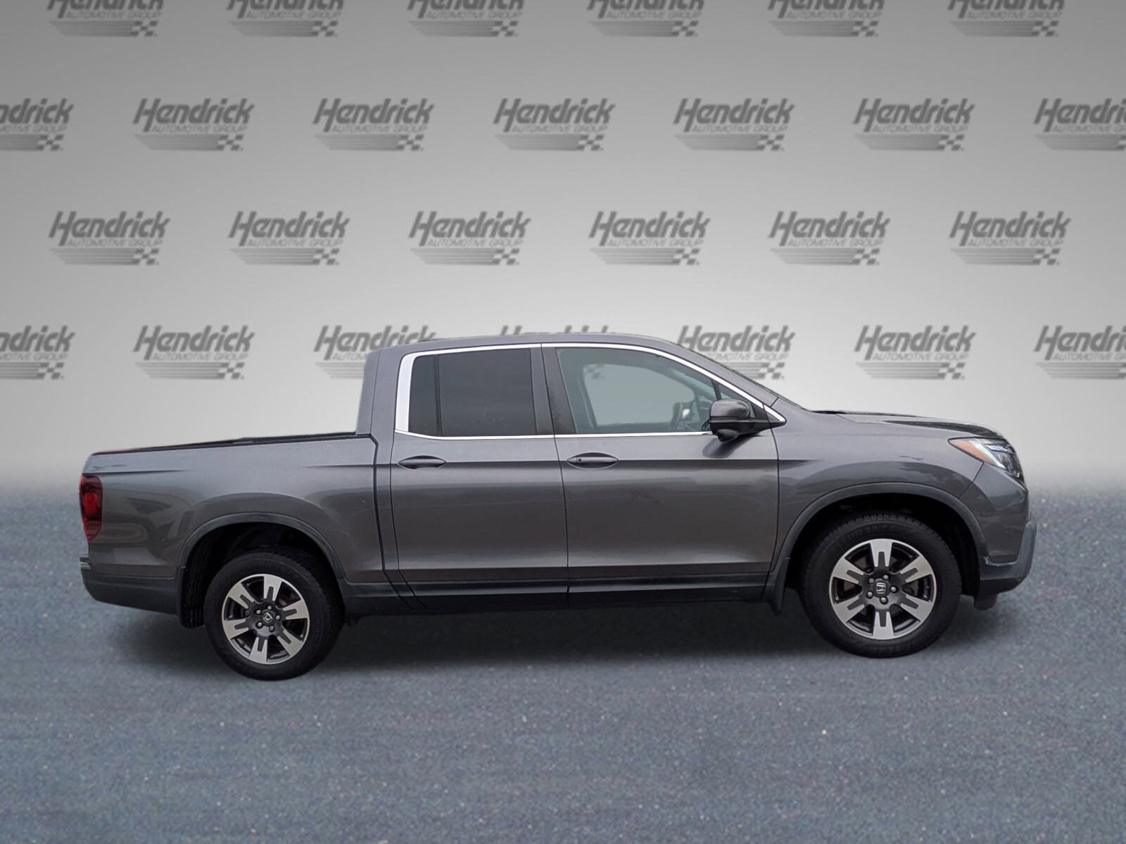 2017 Honda Ridgeline RTL-T photo 2