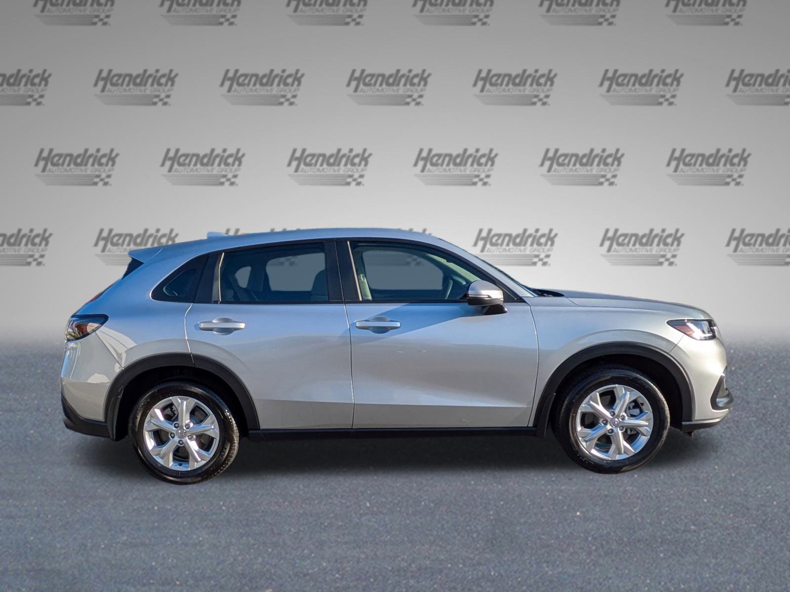 2025 Honda HR-V LX photo 2