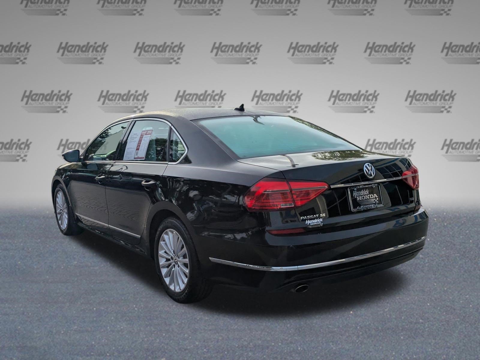 2016 Volkswagen Passat 1.8T SE w/Technology photo 6