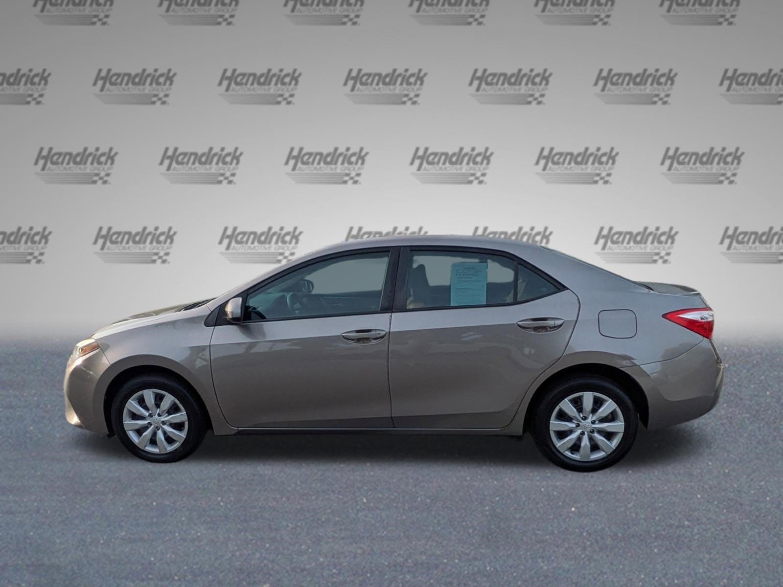 2014 Toyota Corolla LE photo 3