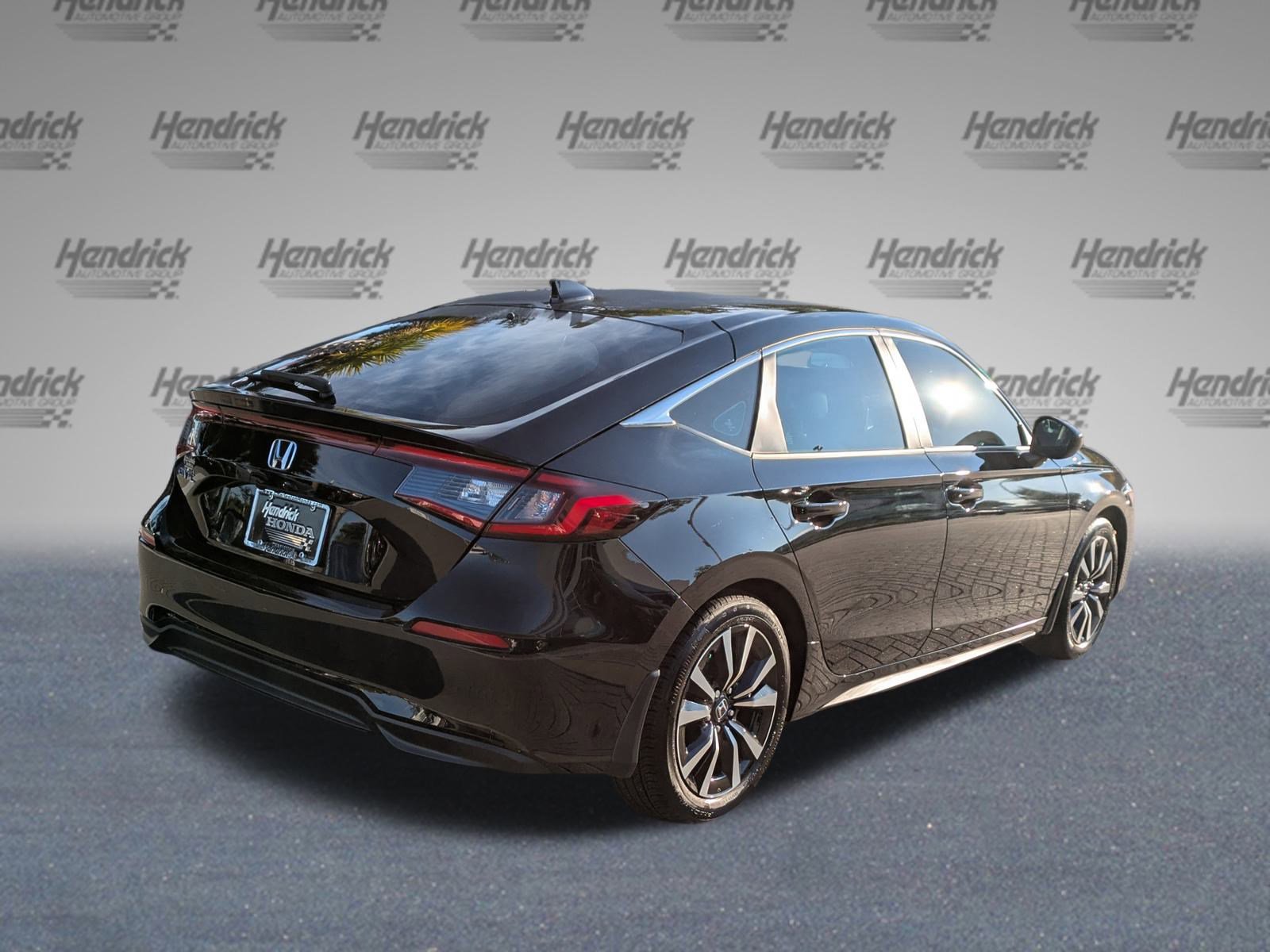 2024 Honda Civic EX-L Hatchback photo 3