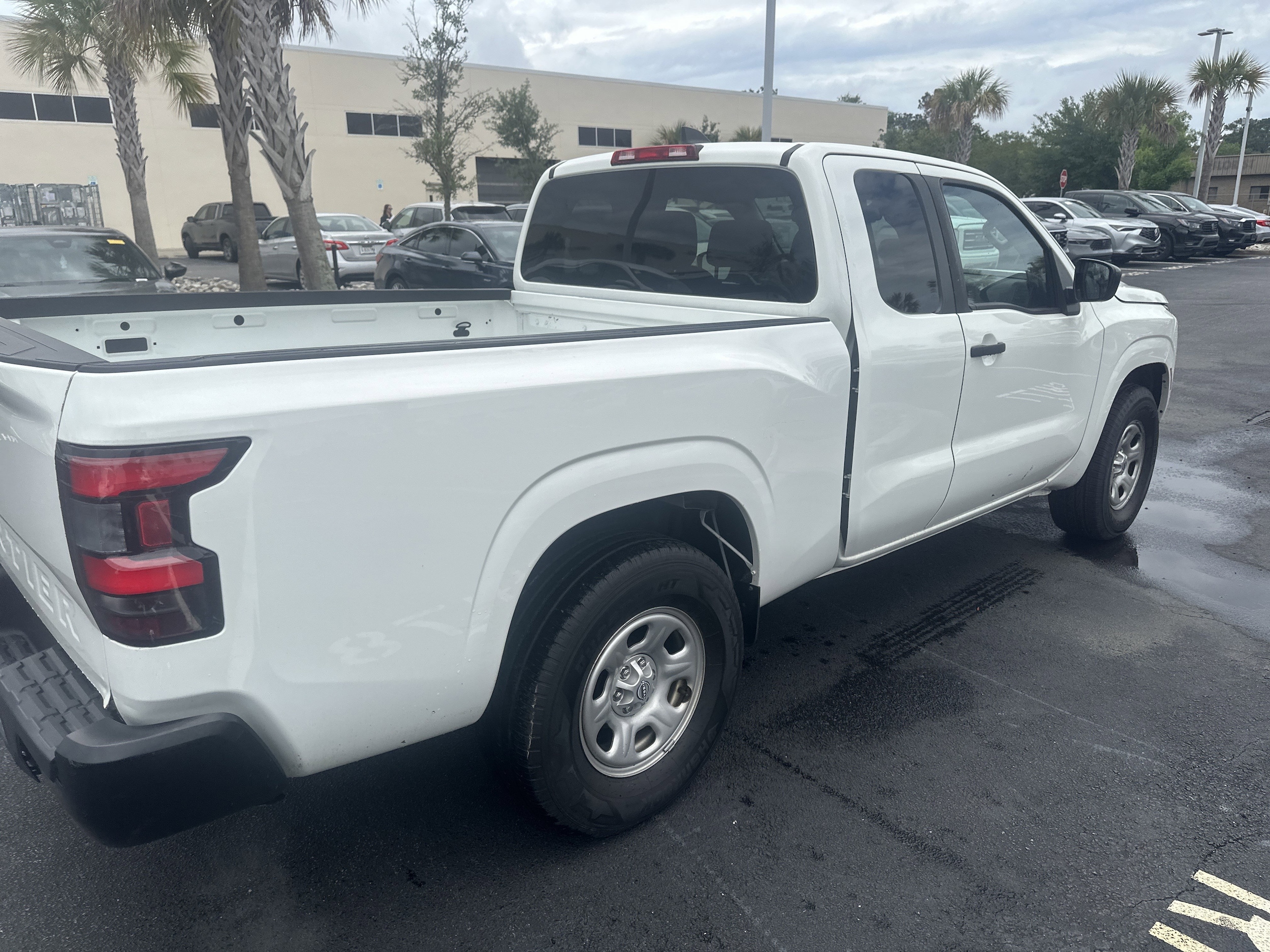 2022 Nissan Frontier S photo 6