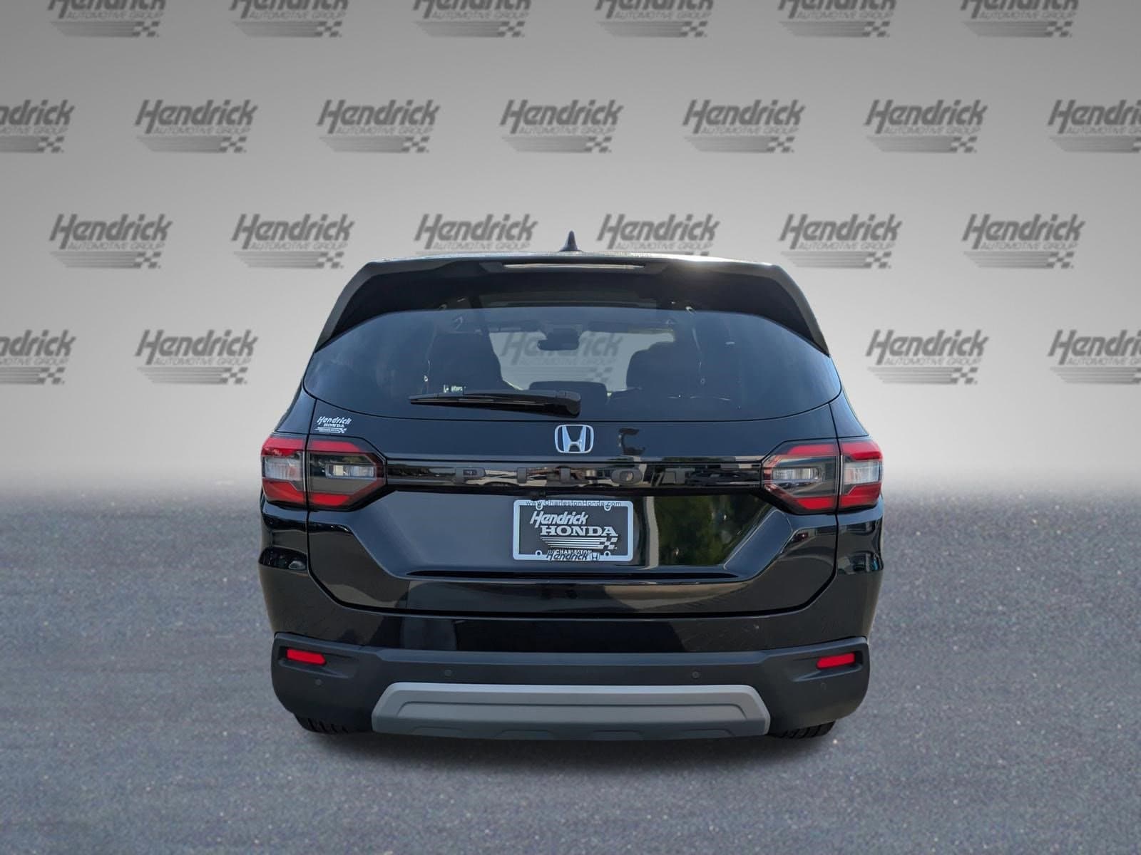 2023 Honda Pilot EX-L 8 Passenger photo 5