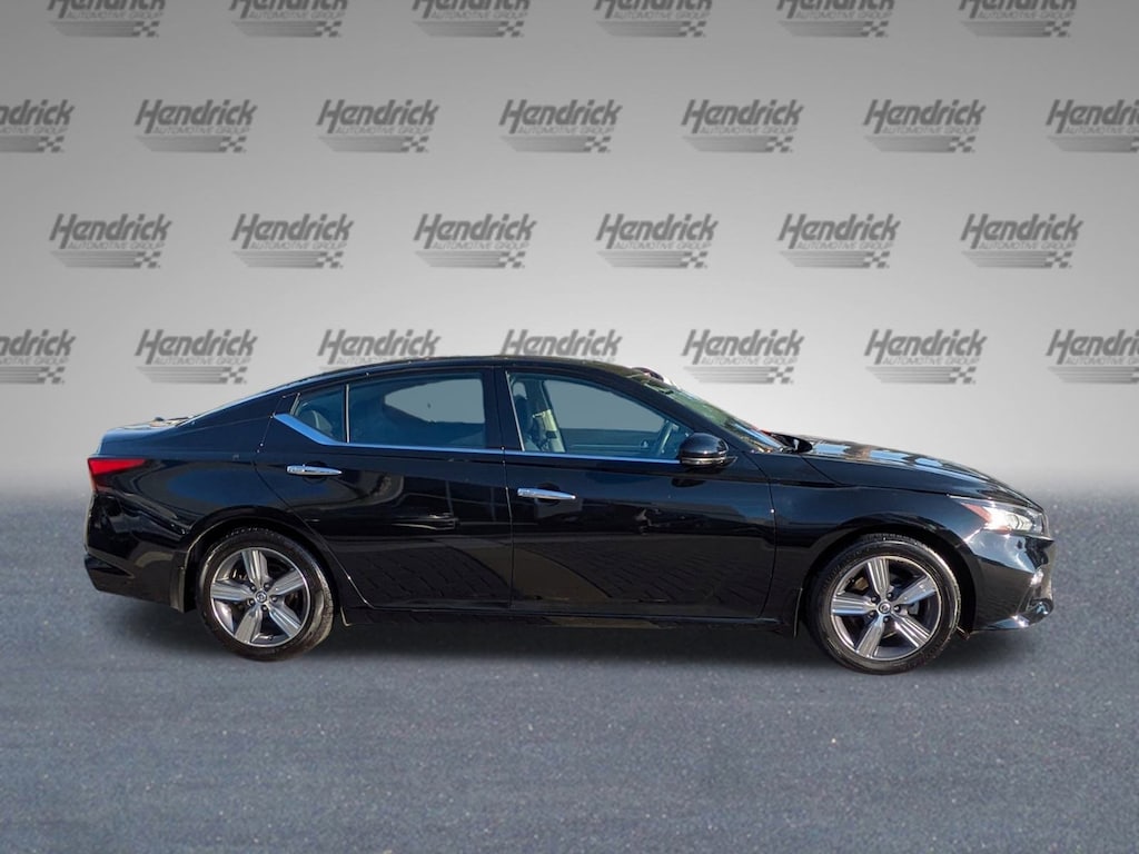 Used 2022 Nissan Altima 2.5 SL Sedan