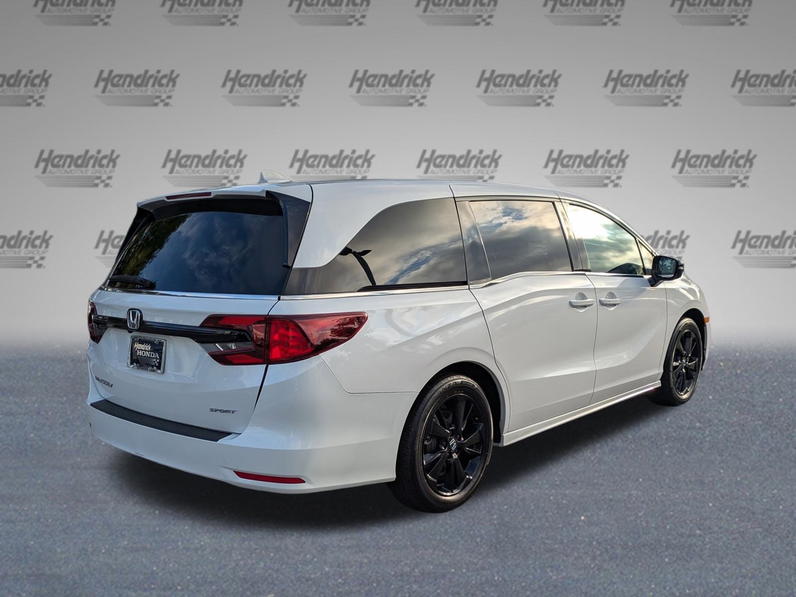 2024 Honda Odyssey Sport photo 3