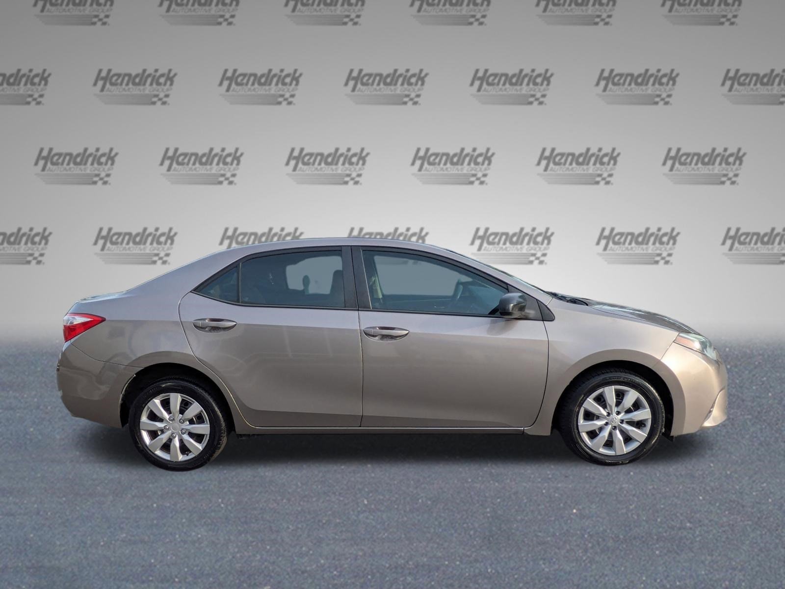 2014 Toyota Corolla LE photo 2