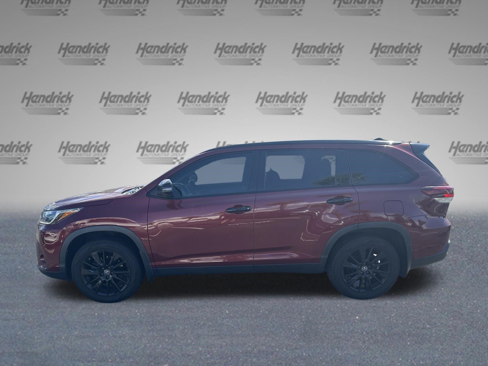 Used 2019 Toyota Highlander SE SUV