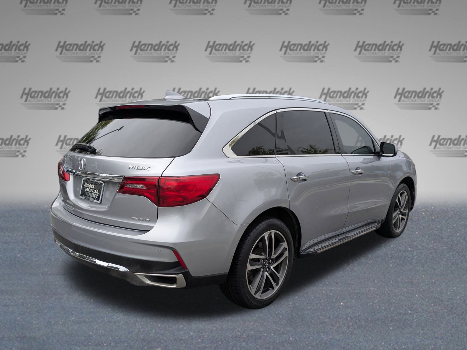 2017 Acura MDX SH-AWD Advance photo 3