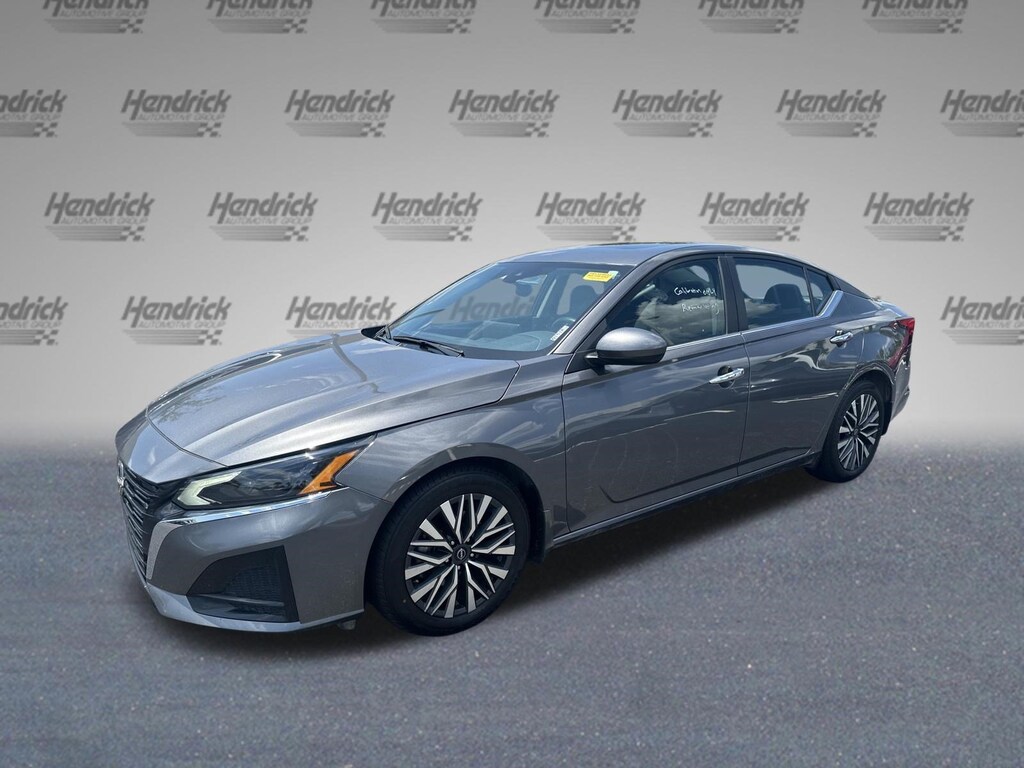 Used 2024 Nissan Altima 2.5 SV Sedan