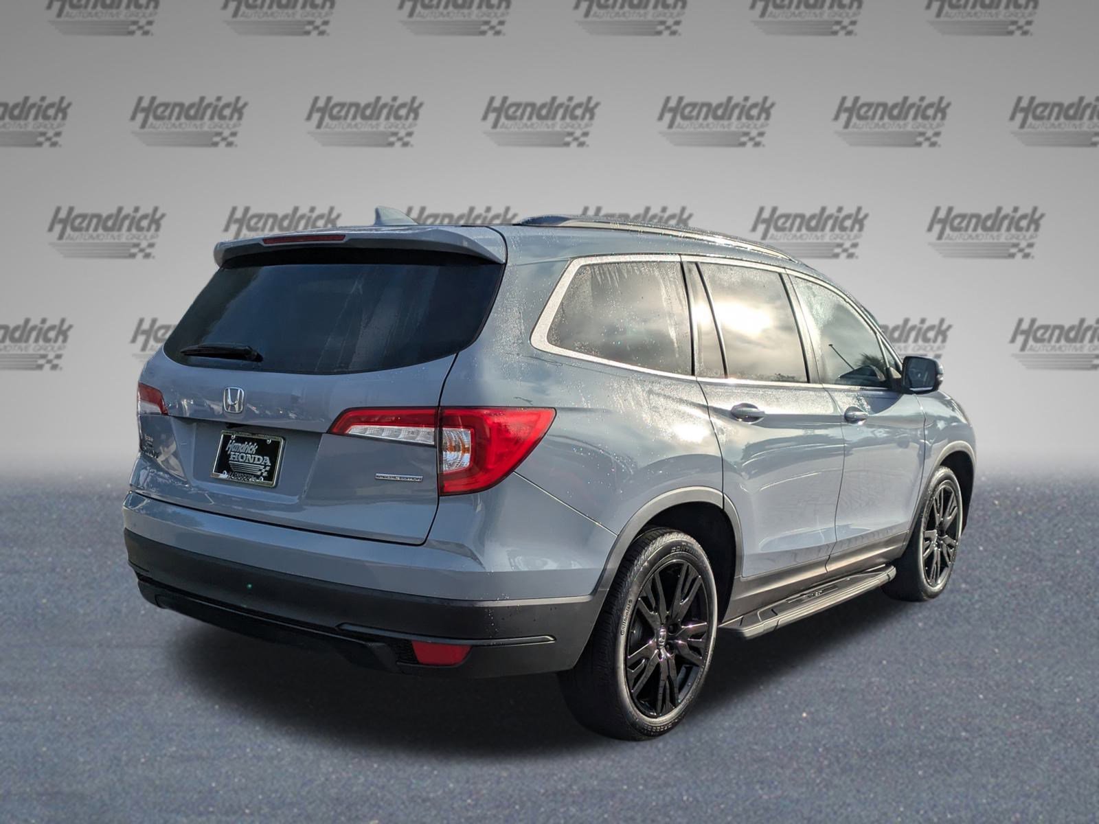 2022 Honda Pilot Special Edition photo 3