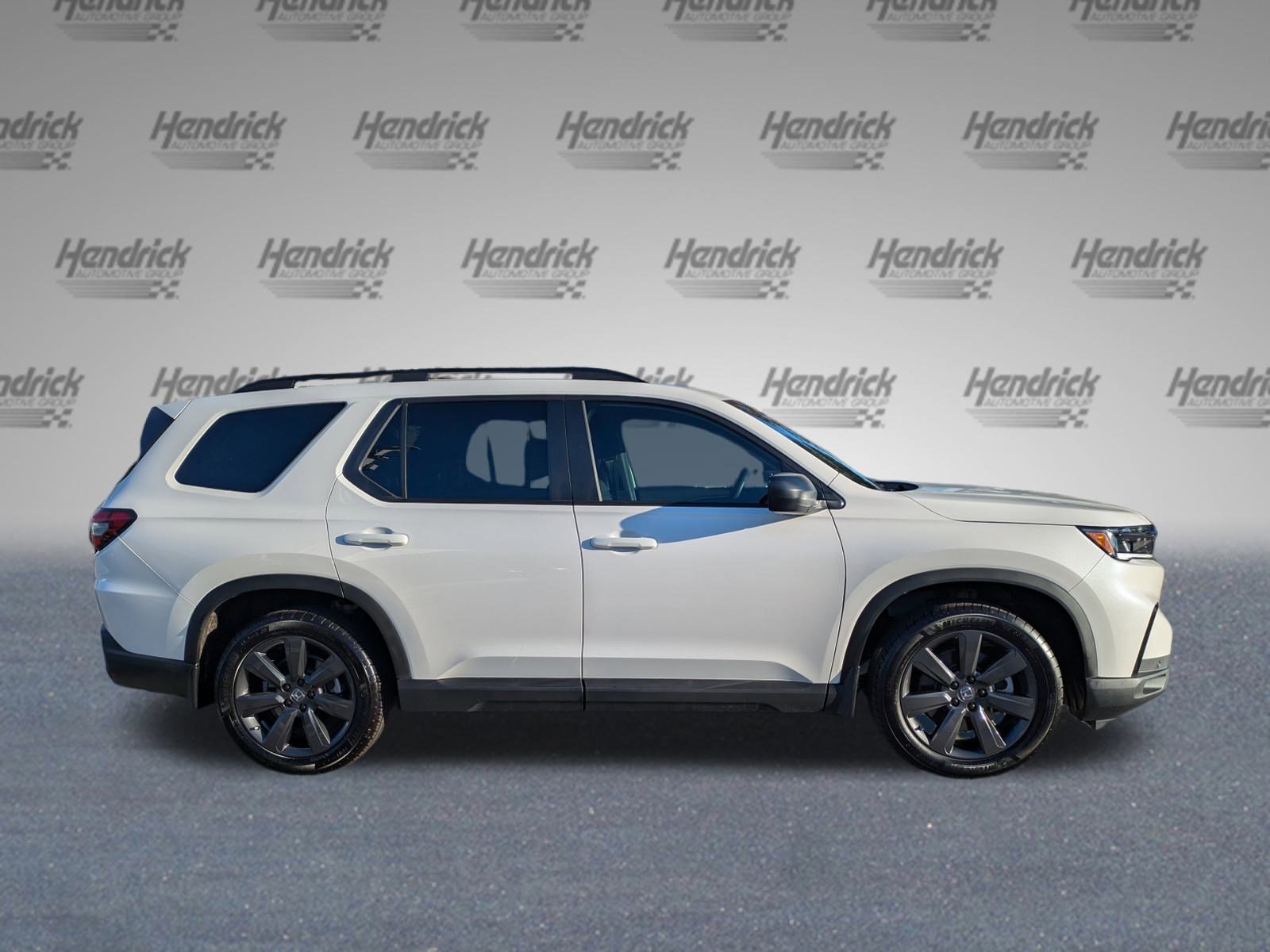 2025 Honda Pilot Sport photo 2